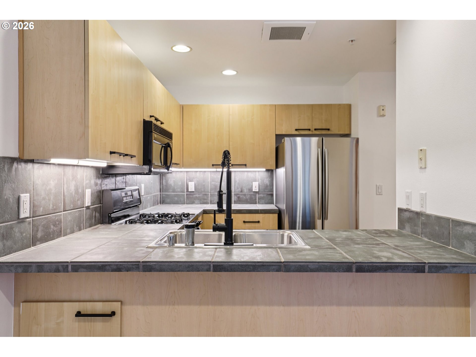 Photo #12: 182764881 Listing: Photo #12