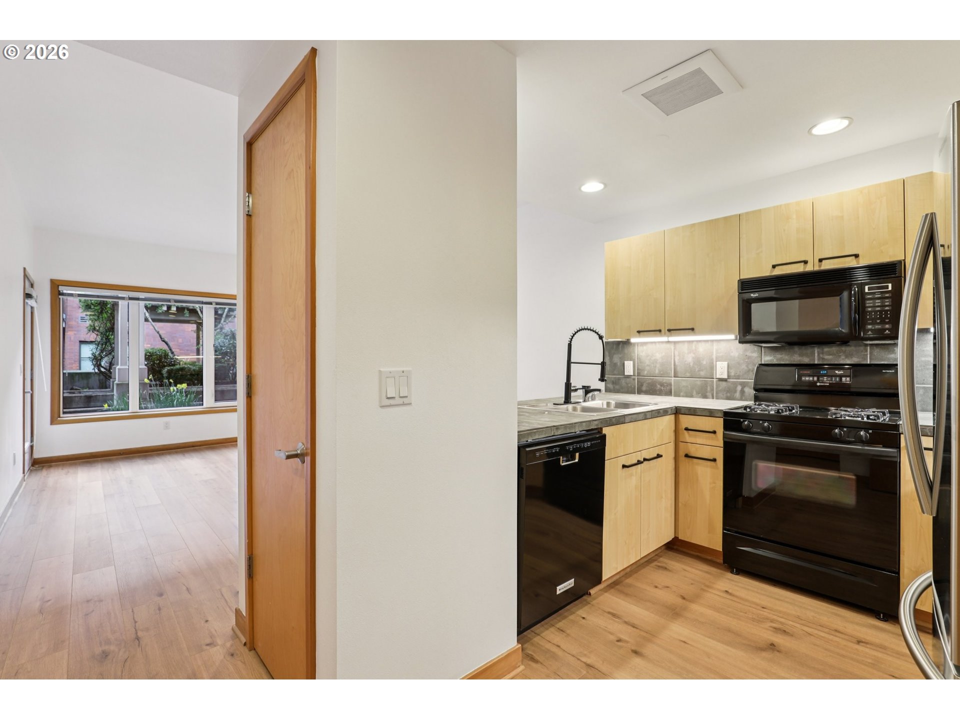 Photo #14: 182764881 Listing: Photo #14