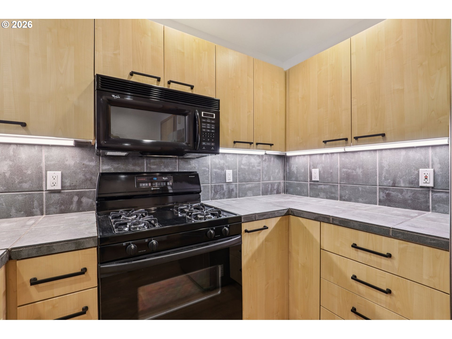 Photo #16: 182764881 Listing: Photo #16