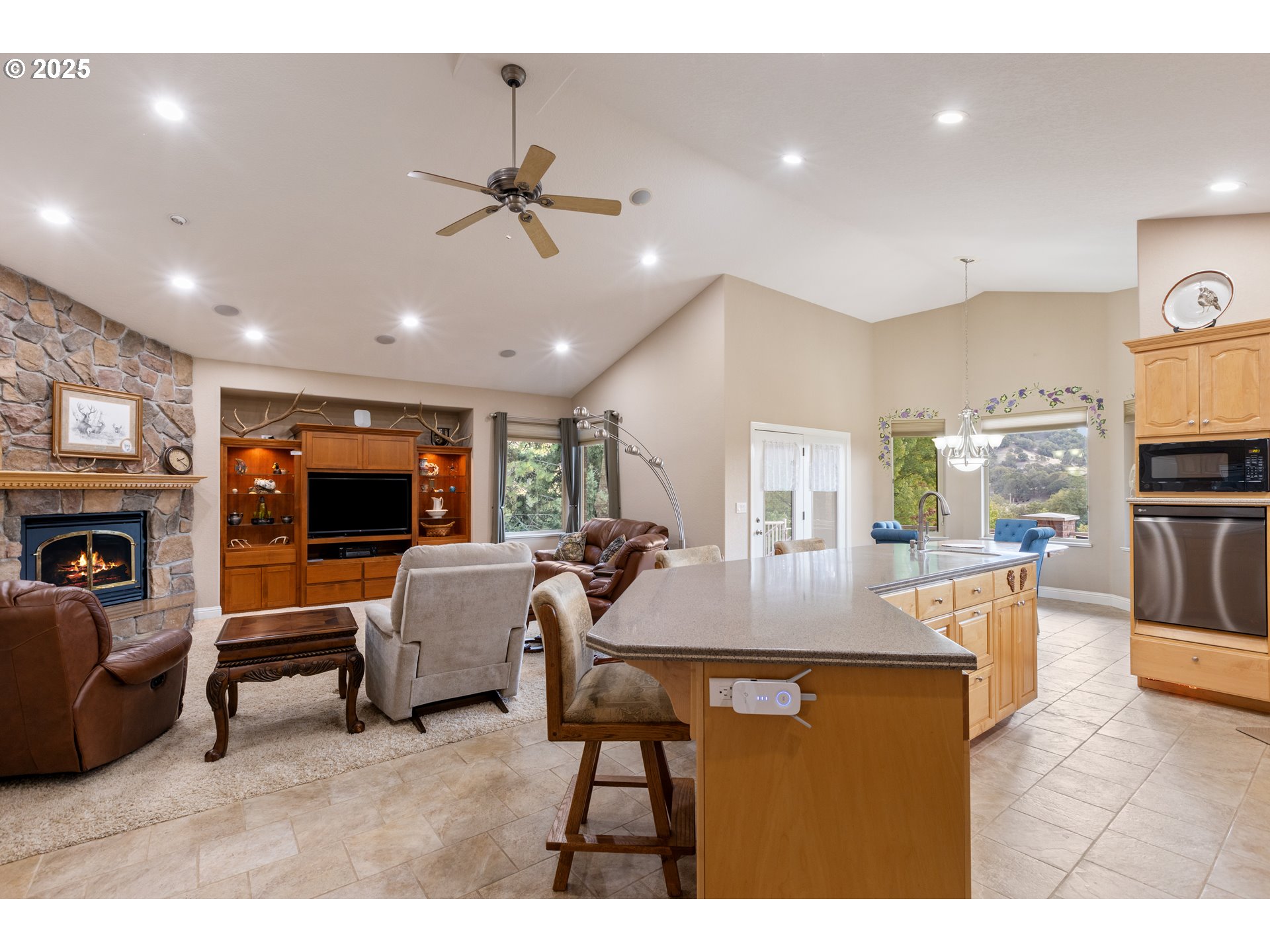 13767 N BANK RD, Roseburg, OR, 97470