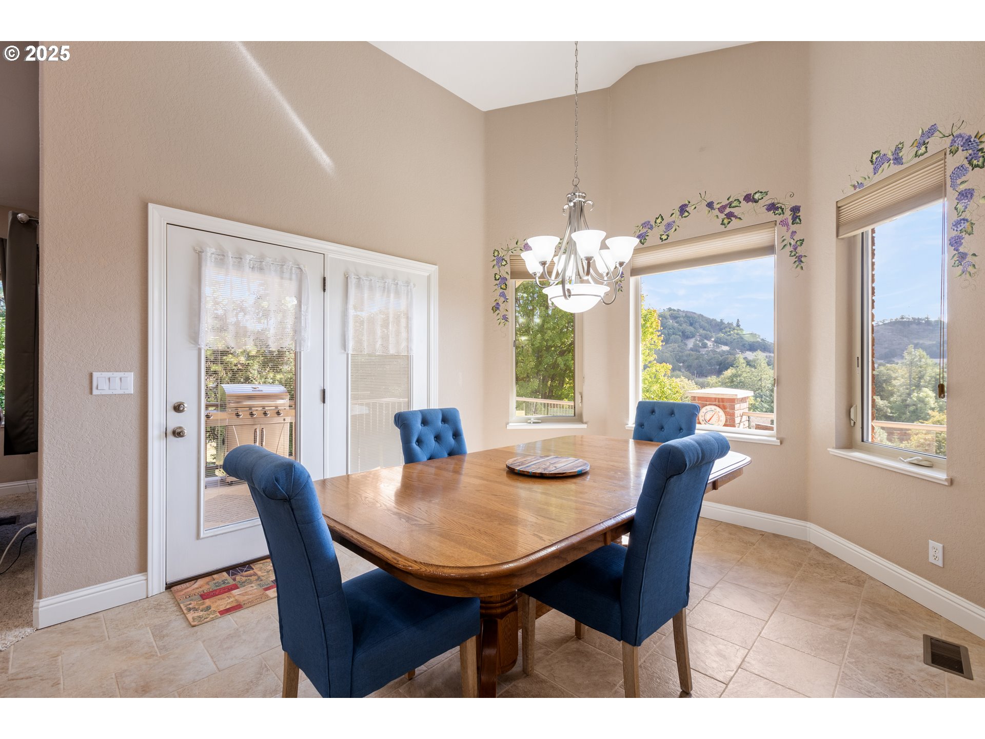 13767 N BANK RD, Roseburg, OR, 97470