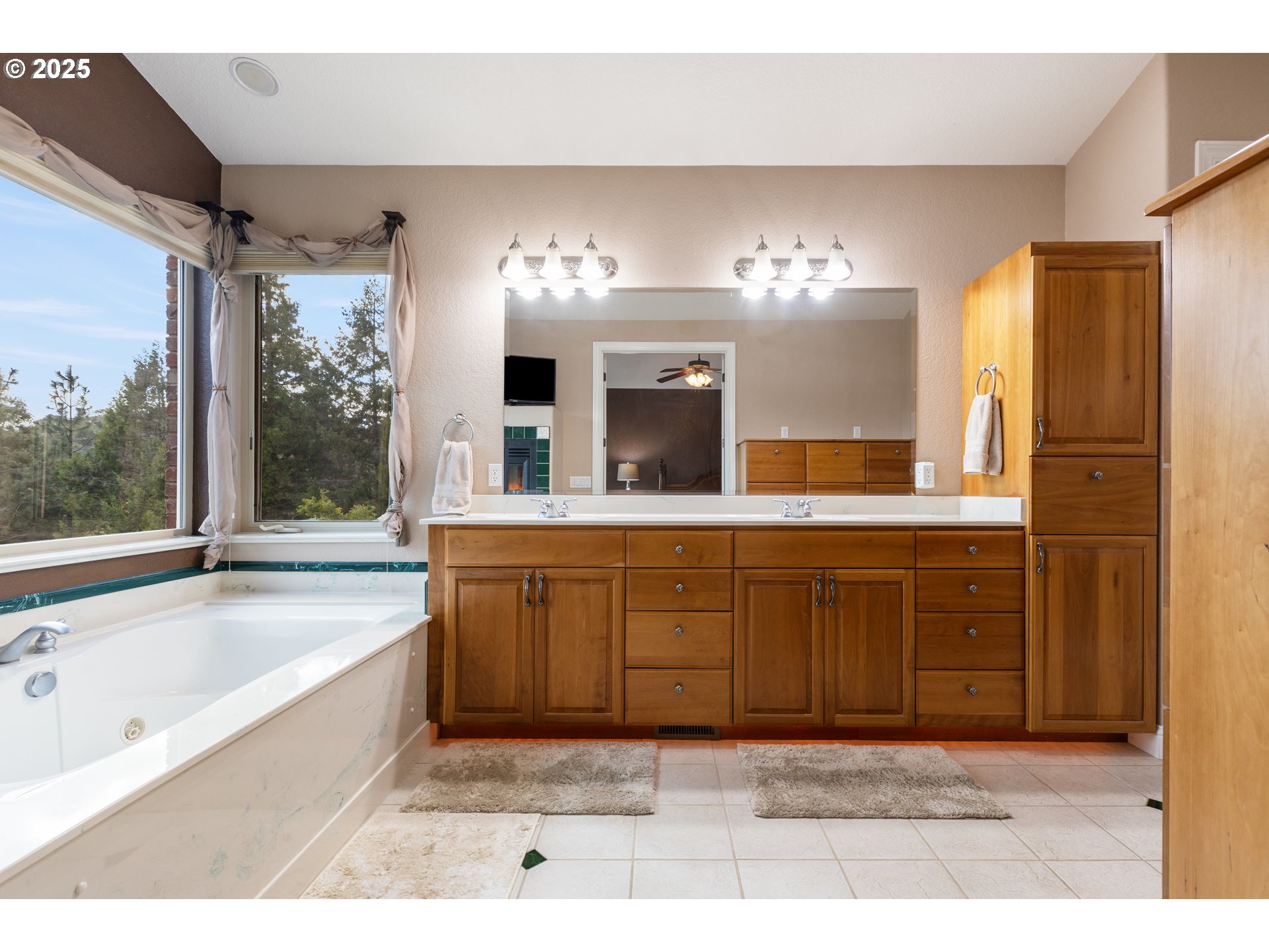 13767 N BANK RD, Roseburg, OR, 97470