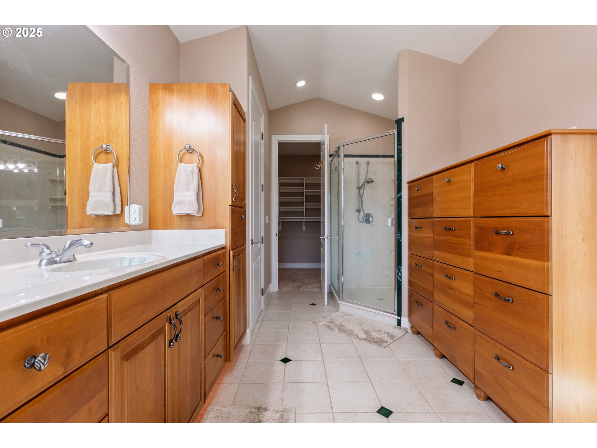 13767 N BANK RD, Roseburg, OR, 97470