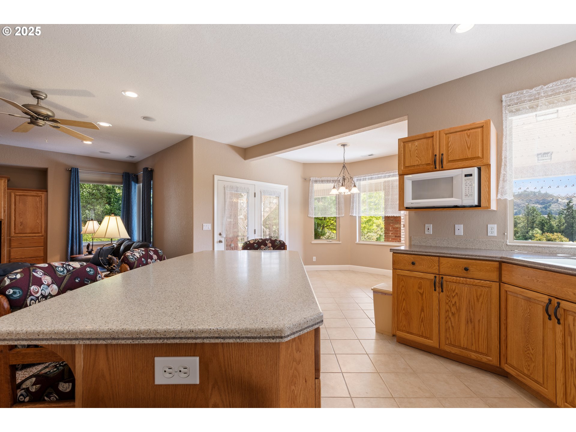 13767 N BANK RD, Roseburg, OR, 97470