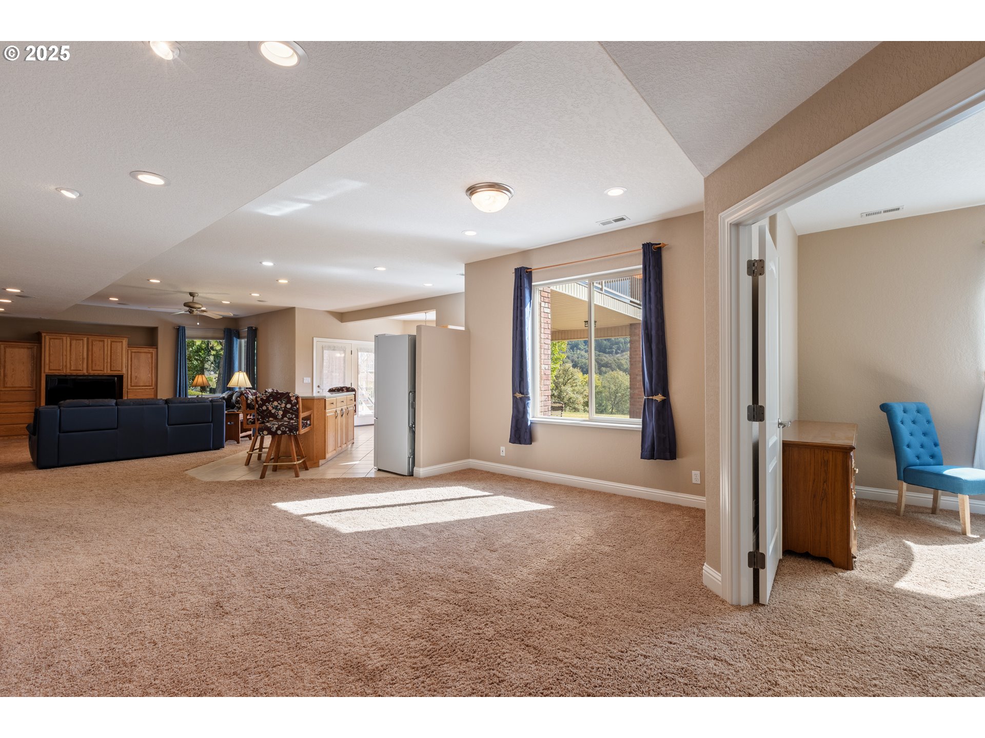 13767 N BANK RD, Roseburg, OR, 97470