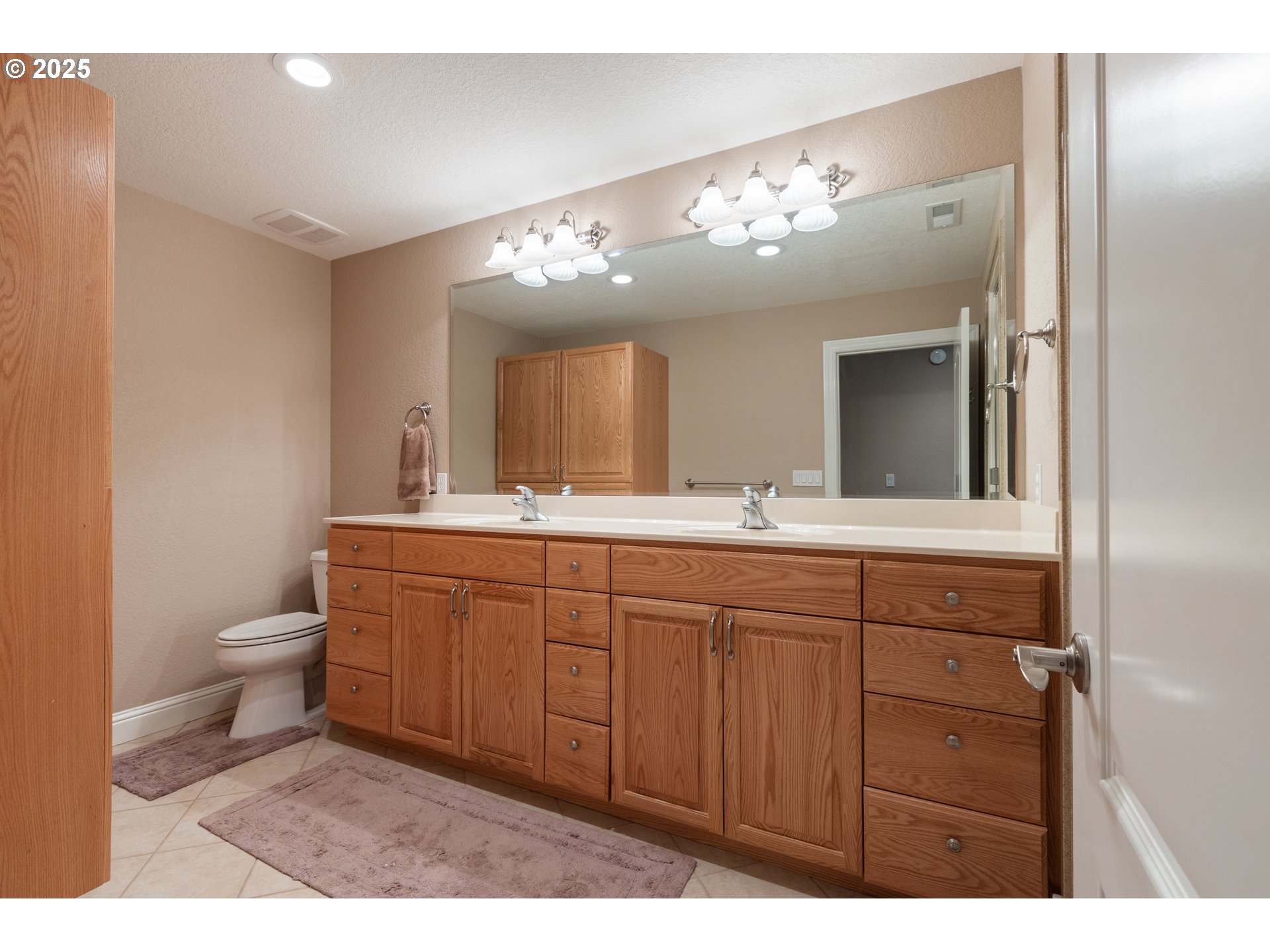 13767 N BANK RD, Roseburg, OR, 97470