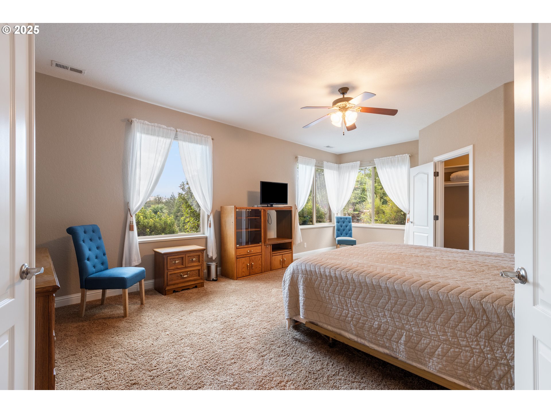 13767 N BANK RD, Roseburg, OR, 97470