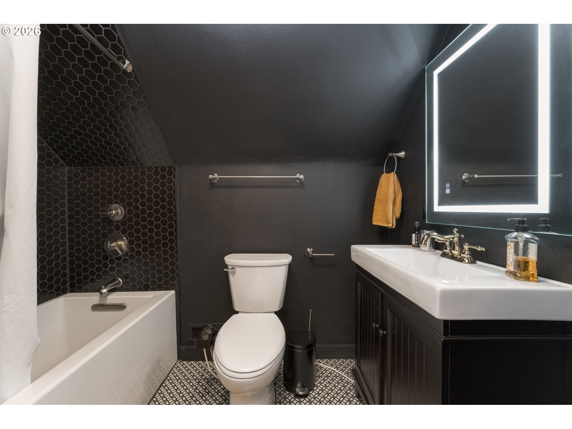 1332 NE FREMONT ST, Portland, OR, 97212