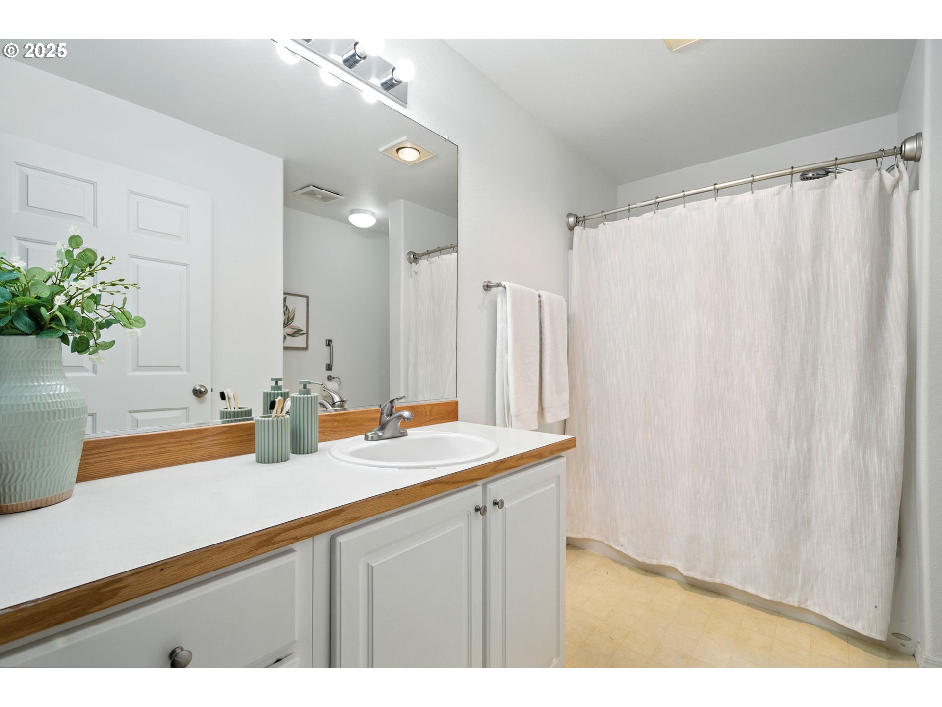 Photo #23: 184579255 Listing: Photo #23