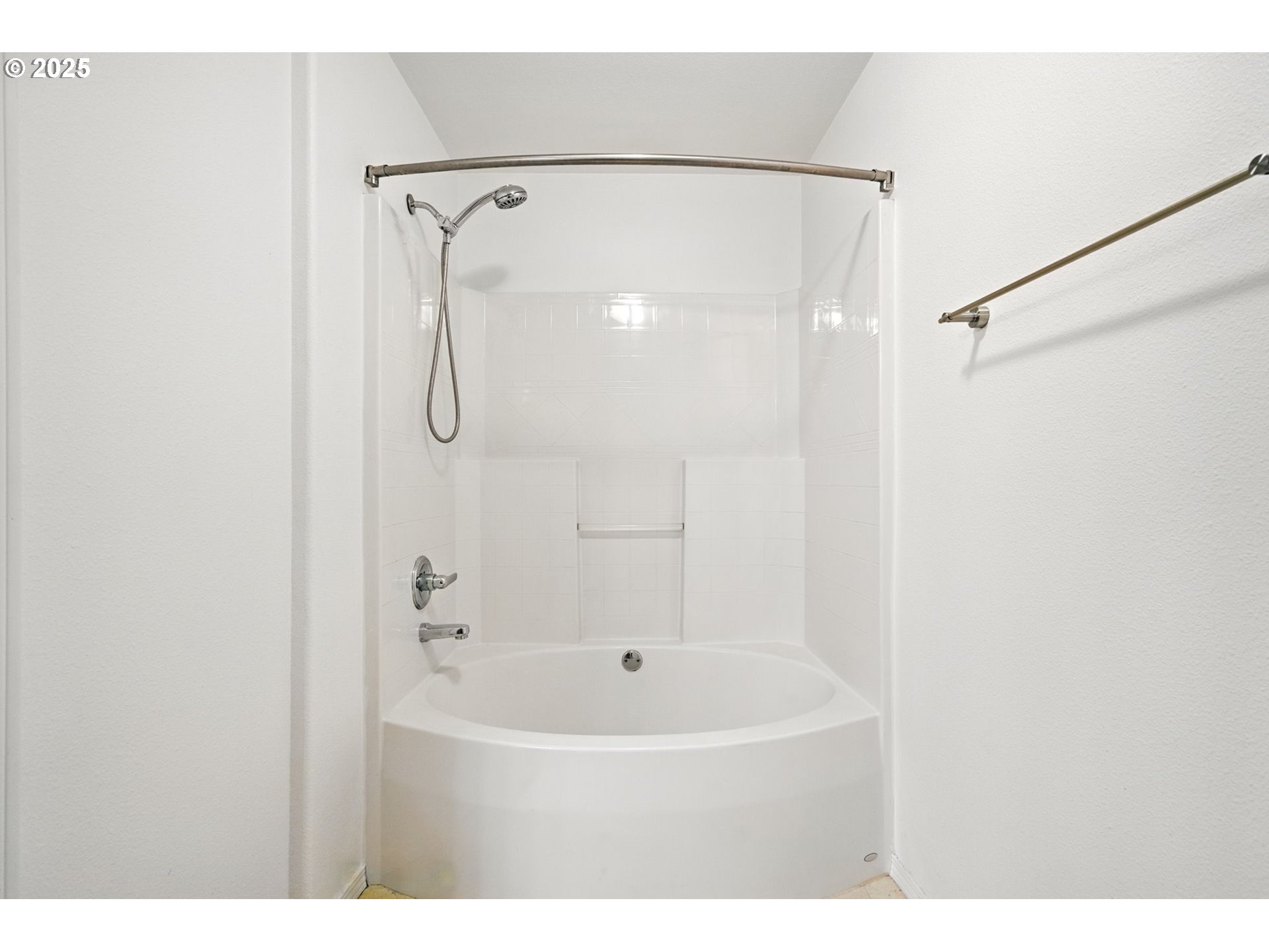 Photo #27: 184579255 Listing: Photo #27