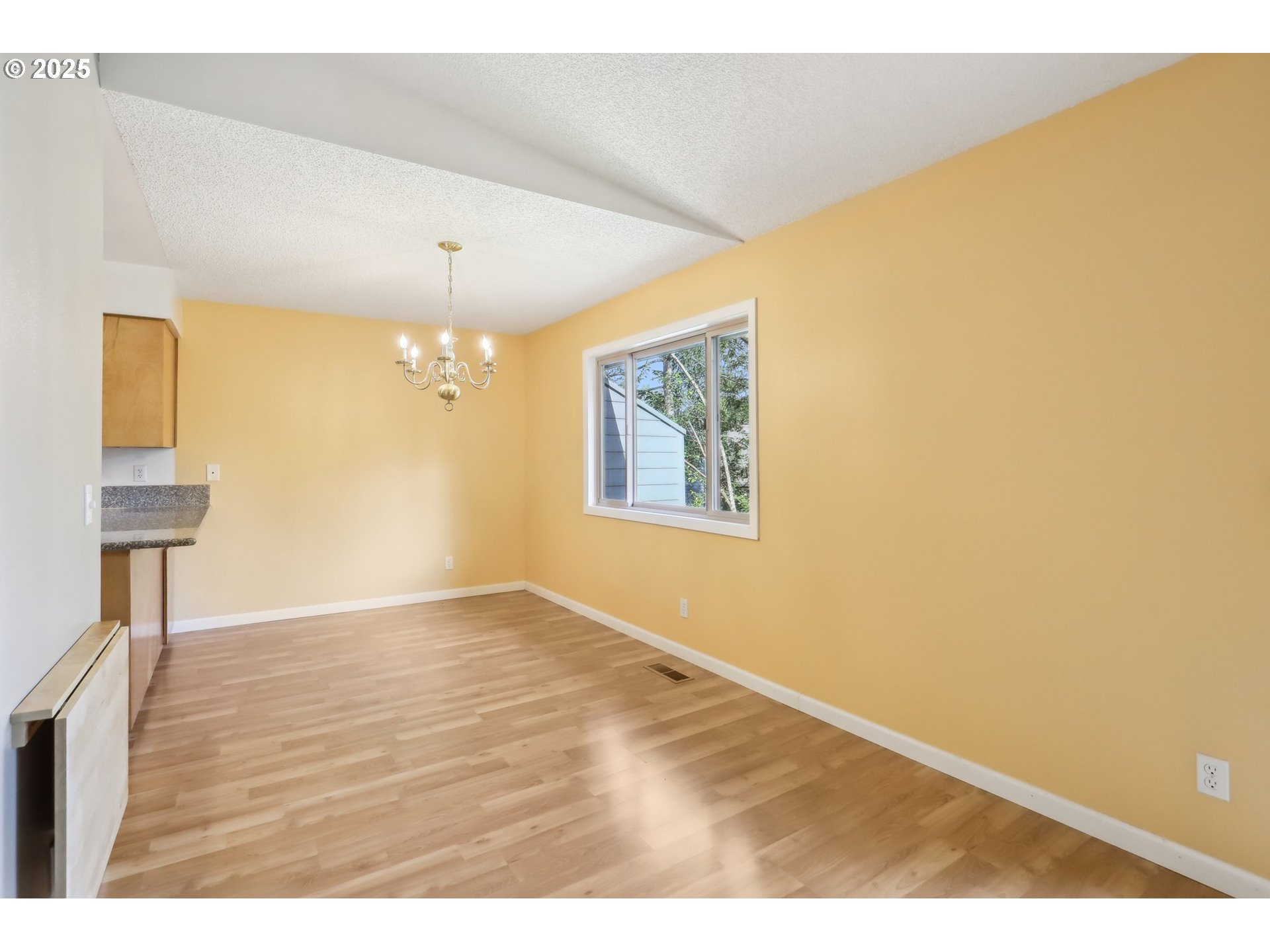 Photo #14: 184754615 Listing: Photo #14