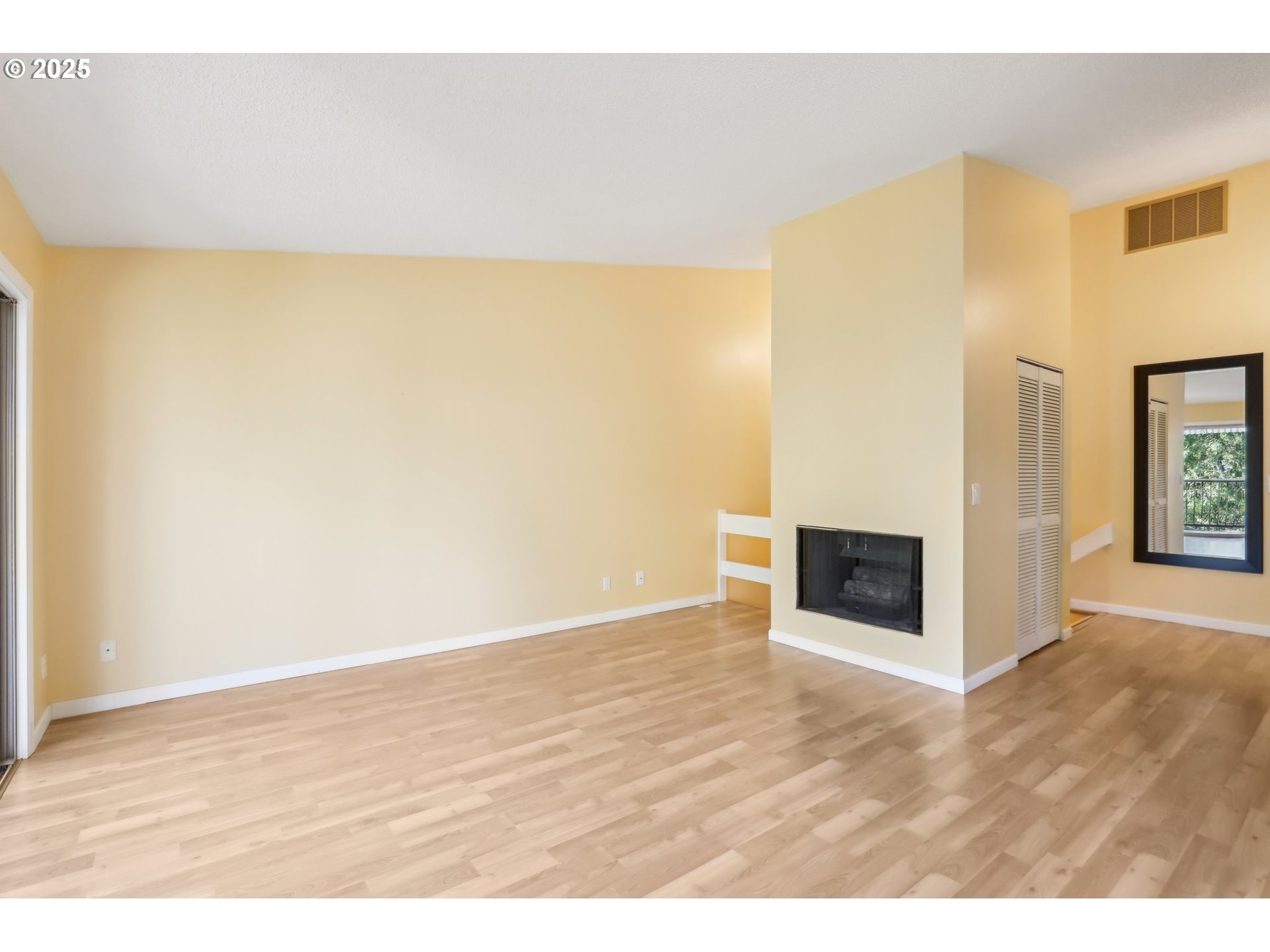 Photo #6: 184754615 Listing: Photo #6