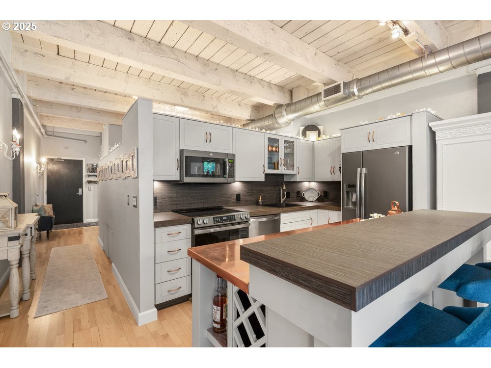 Photo #16: 185082435 Listing: Photo #16