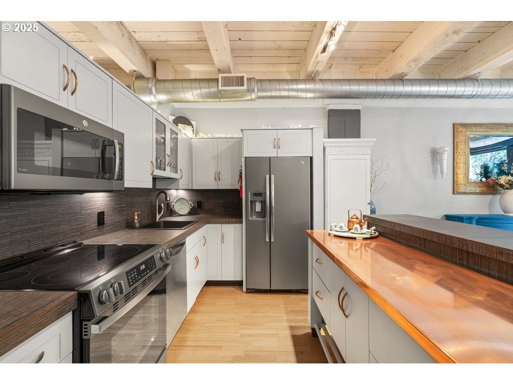 Photo #17: 185082435 Listing: Photo #17