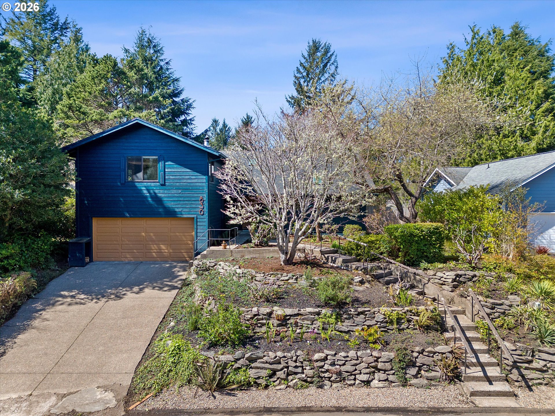 2099 LAKE SHORE DR, Eugene, OR, 97408