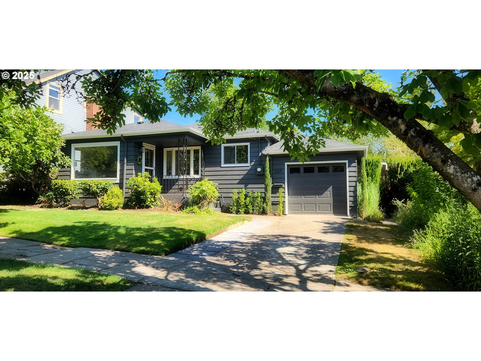 Featured Listings Featured Listings