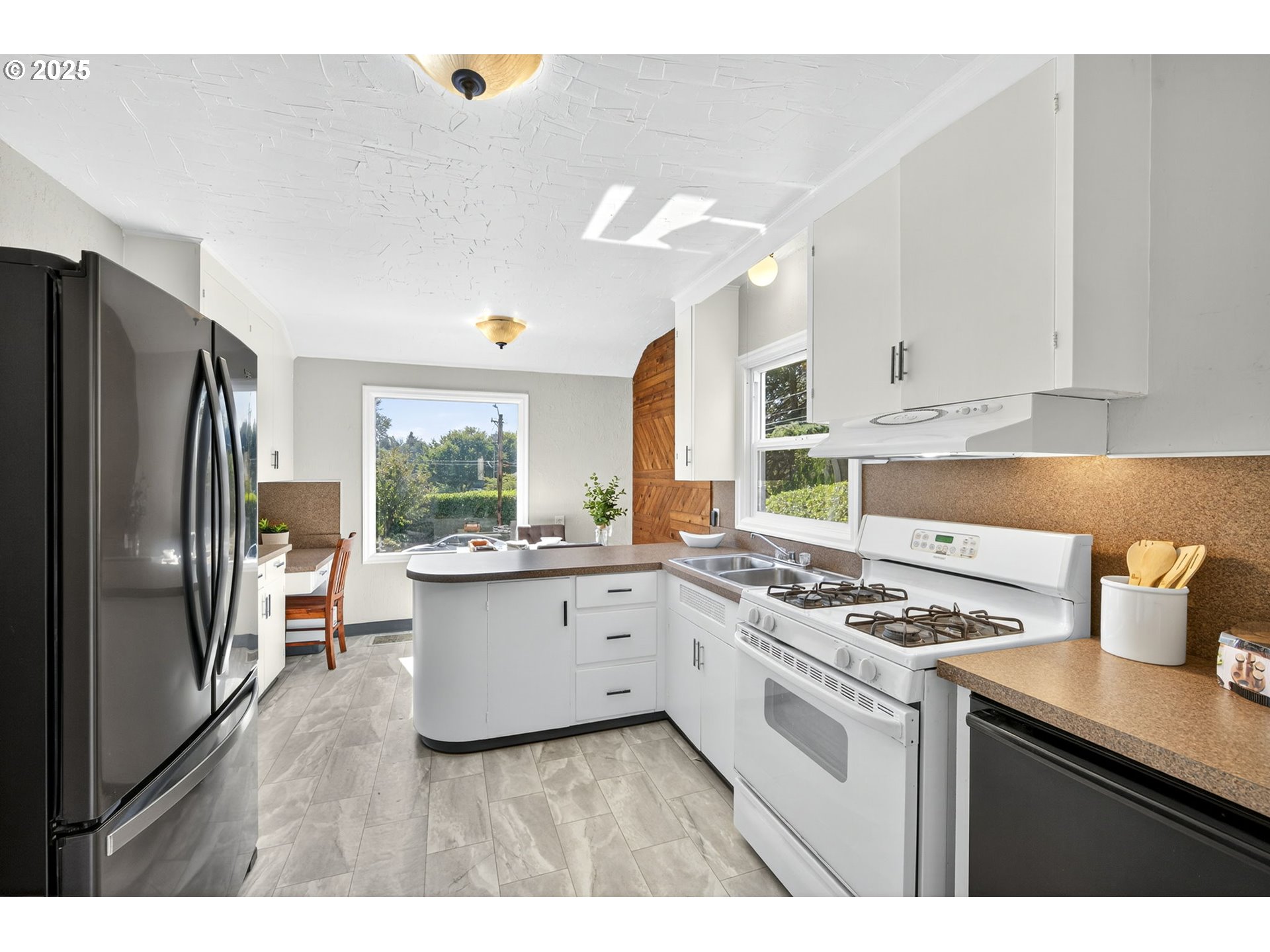 Photo #10: 186160377 Listing: Photo #10