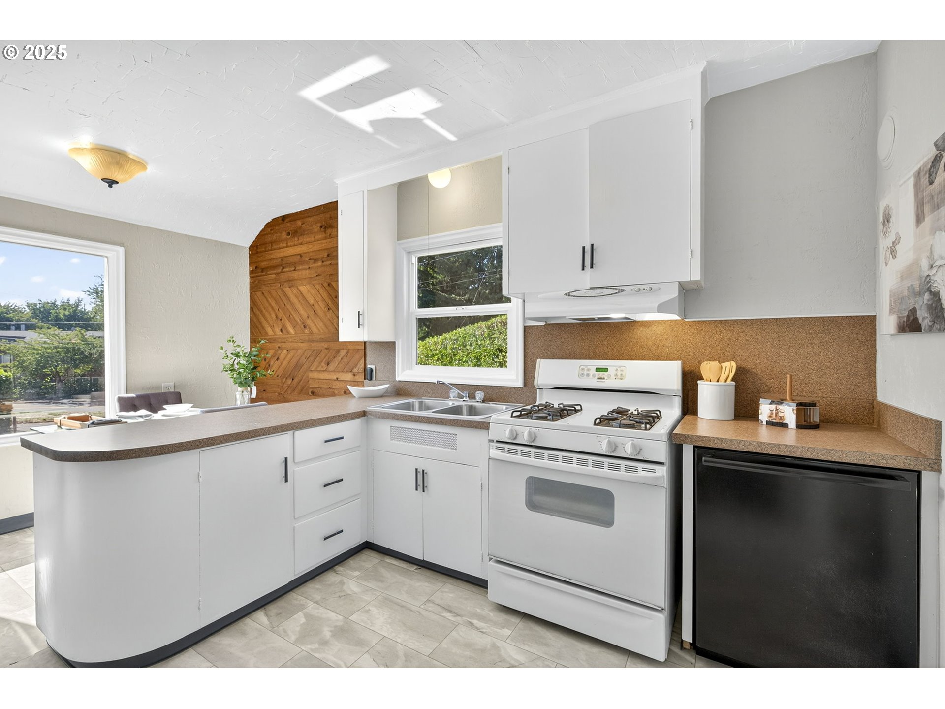 Photo #12: 186160377 Listing: Photo #12