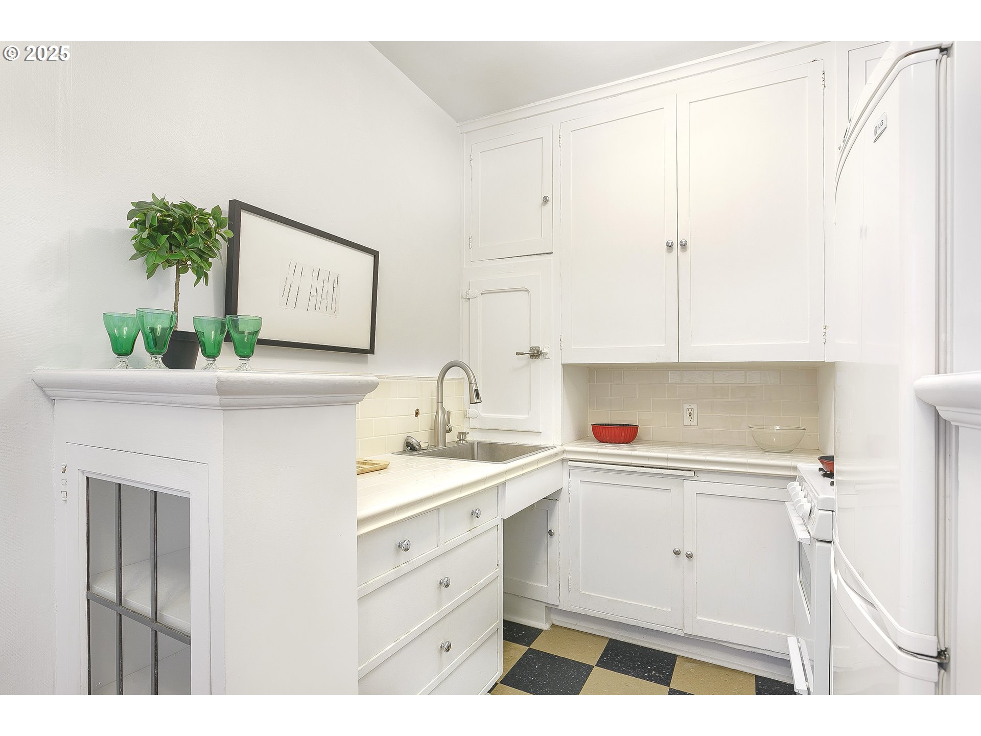 Photo #11: 187266661 Listing: Photo #11