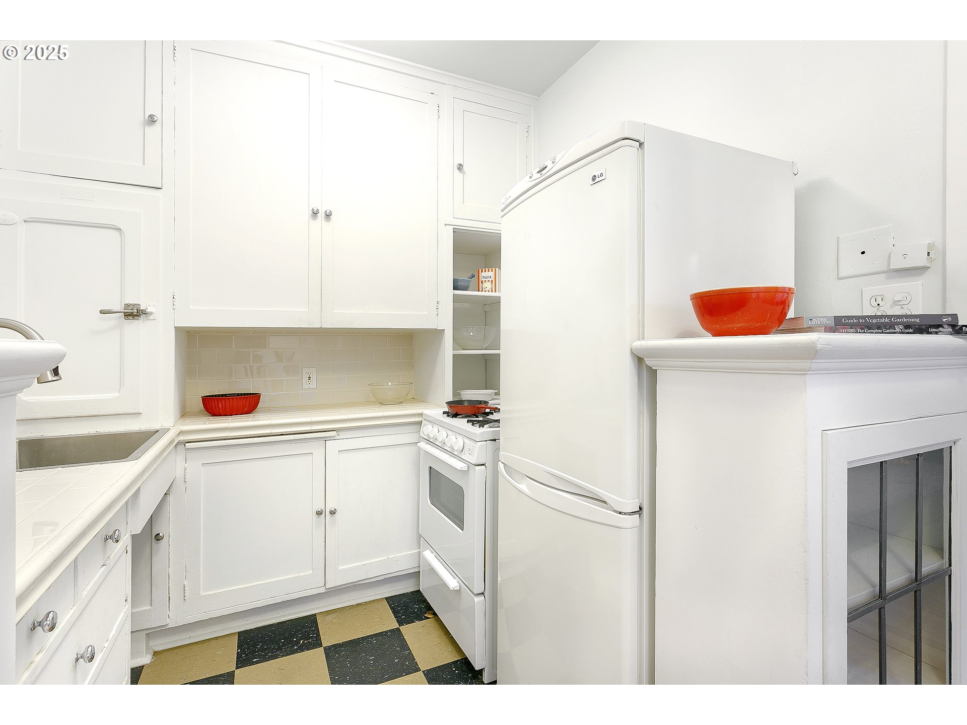 Photo #12: 187266661 Listing: Photo #12