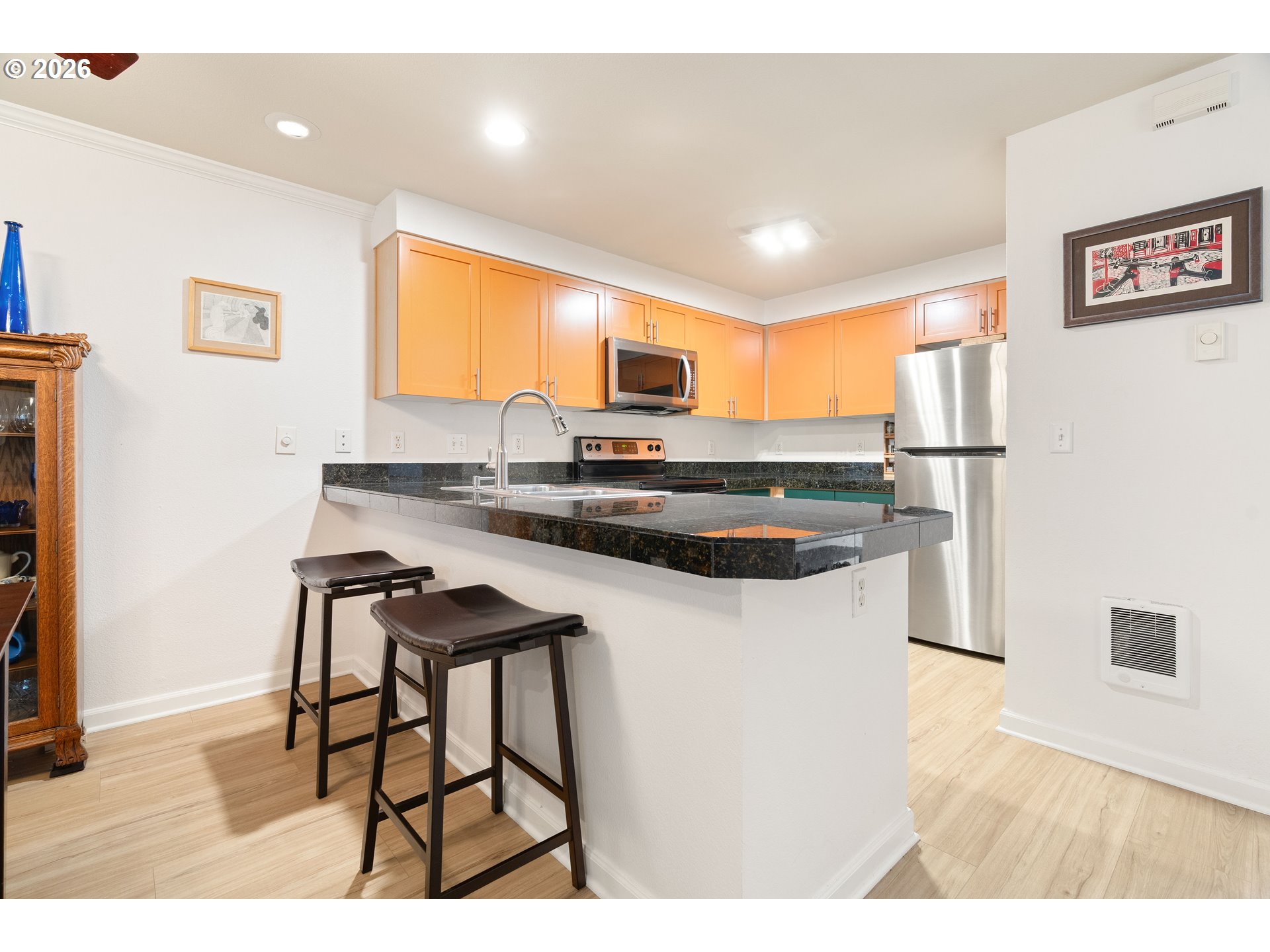 Photo #10: 187275730 Listing: Photo #10