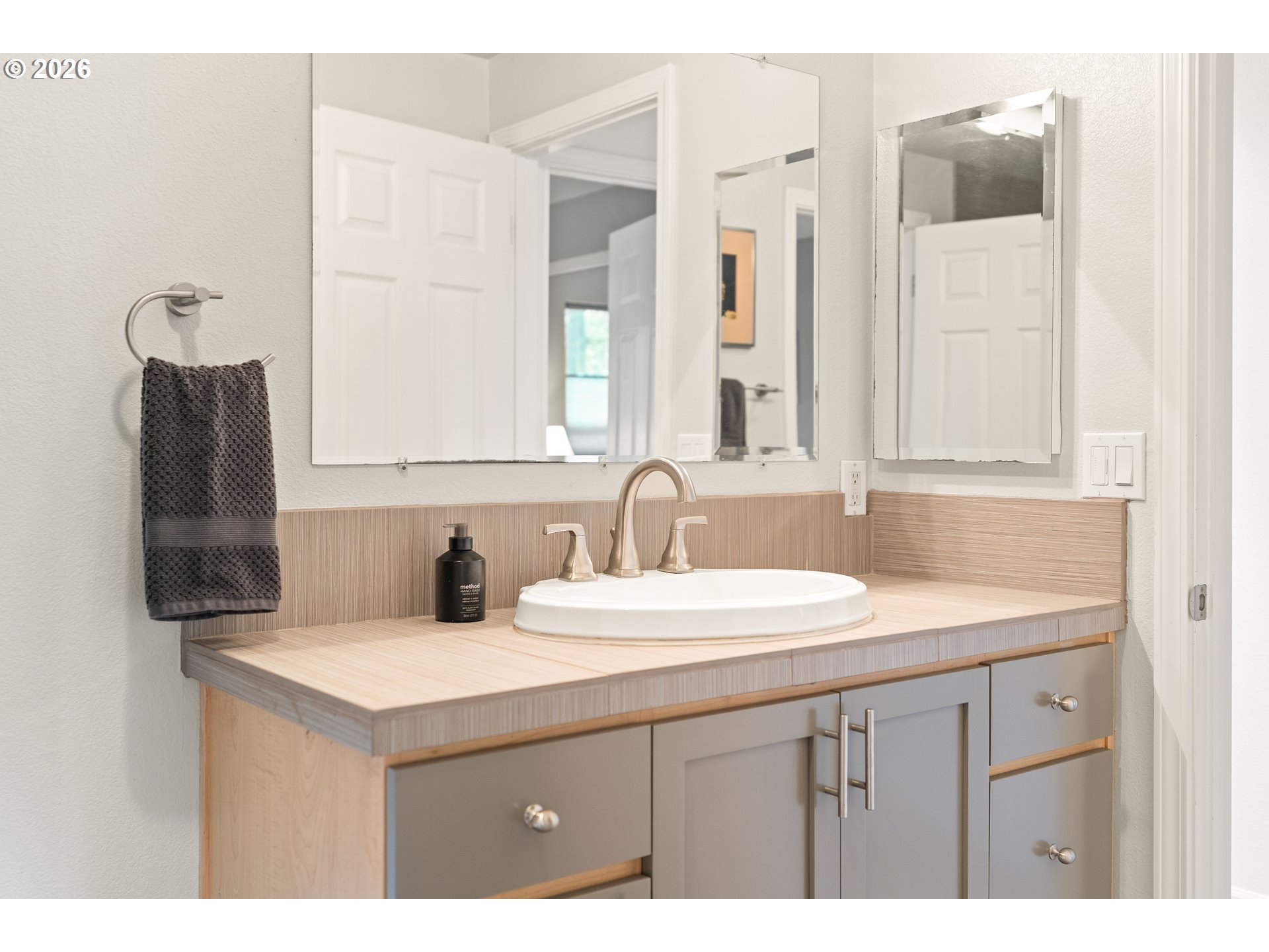 3926 CARMAN DR, Lake Oswego, OR, 97035