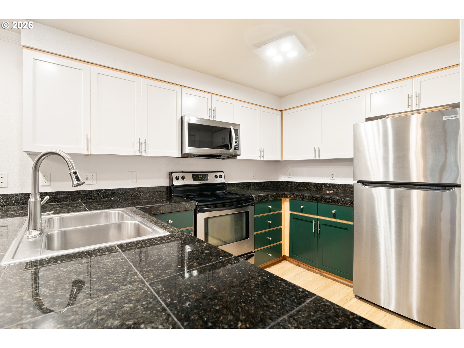 3926 CARMAN DR, Lake Oswego, OR, 97035