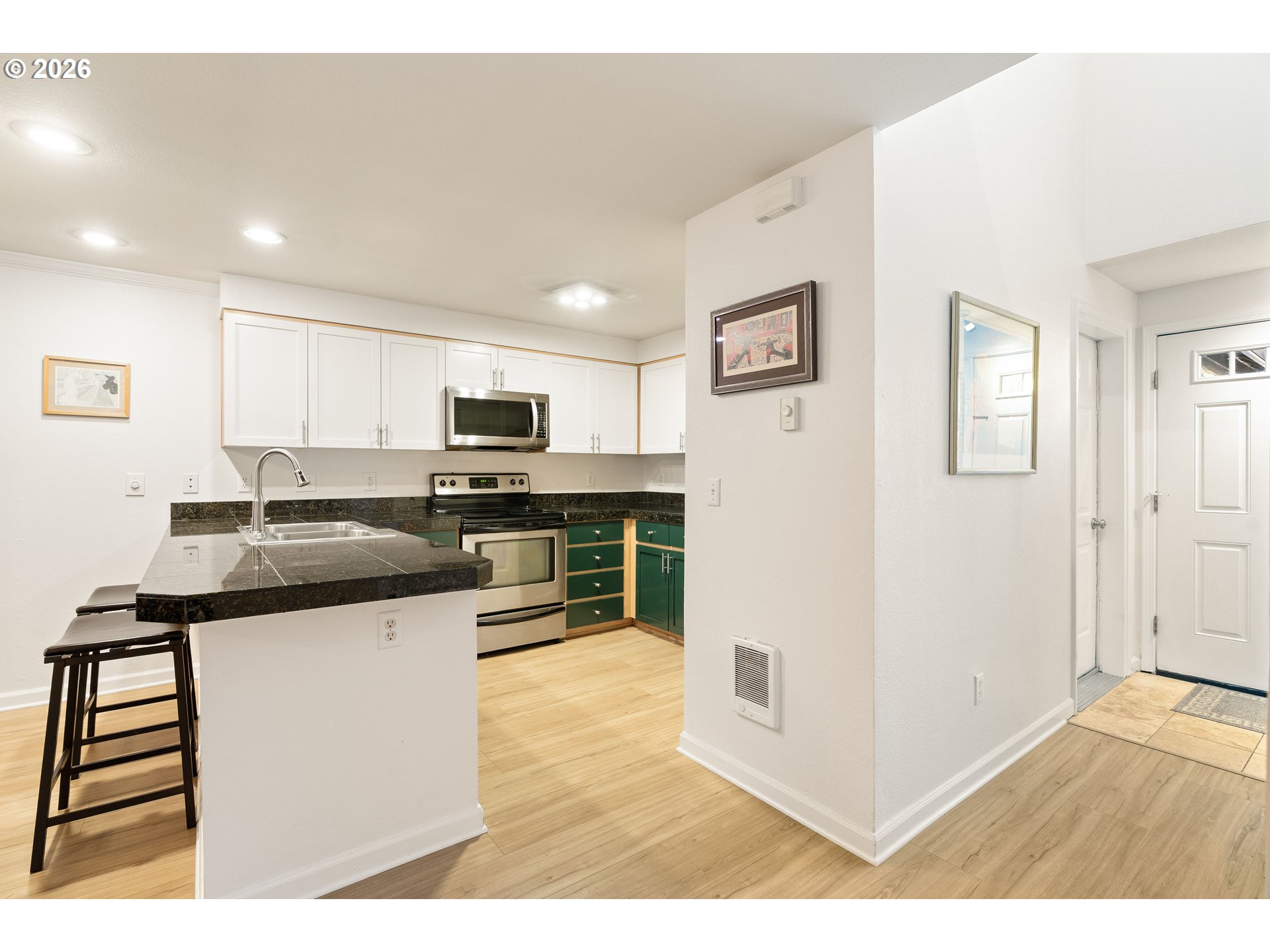 3926 CARMAN DR, Lake Oswego, OR, 97035