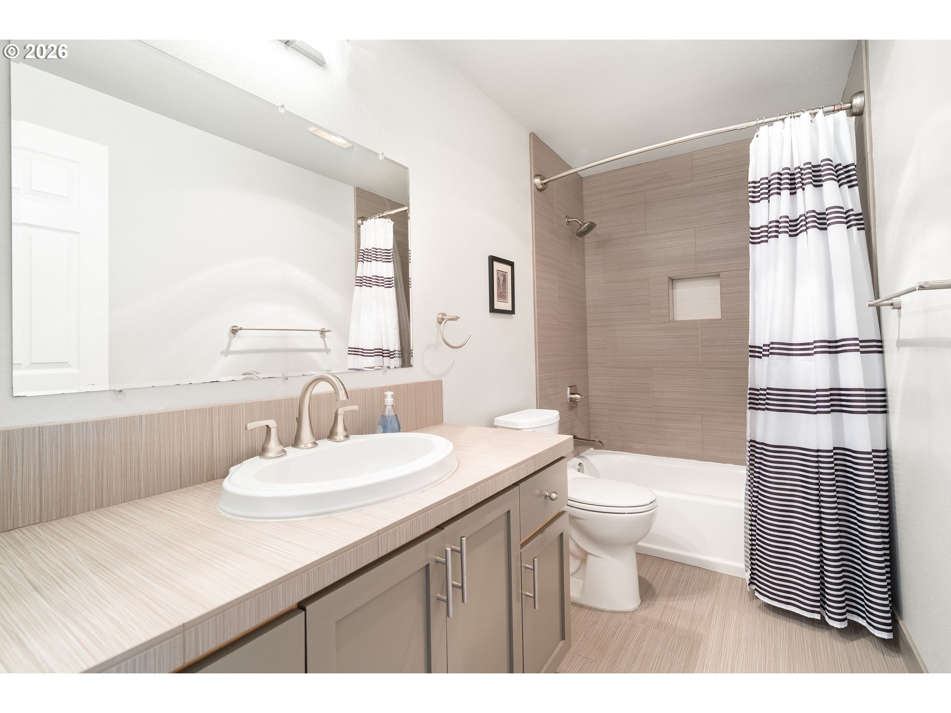 Photo #19: 187275730 Listing: Photo #19