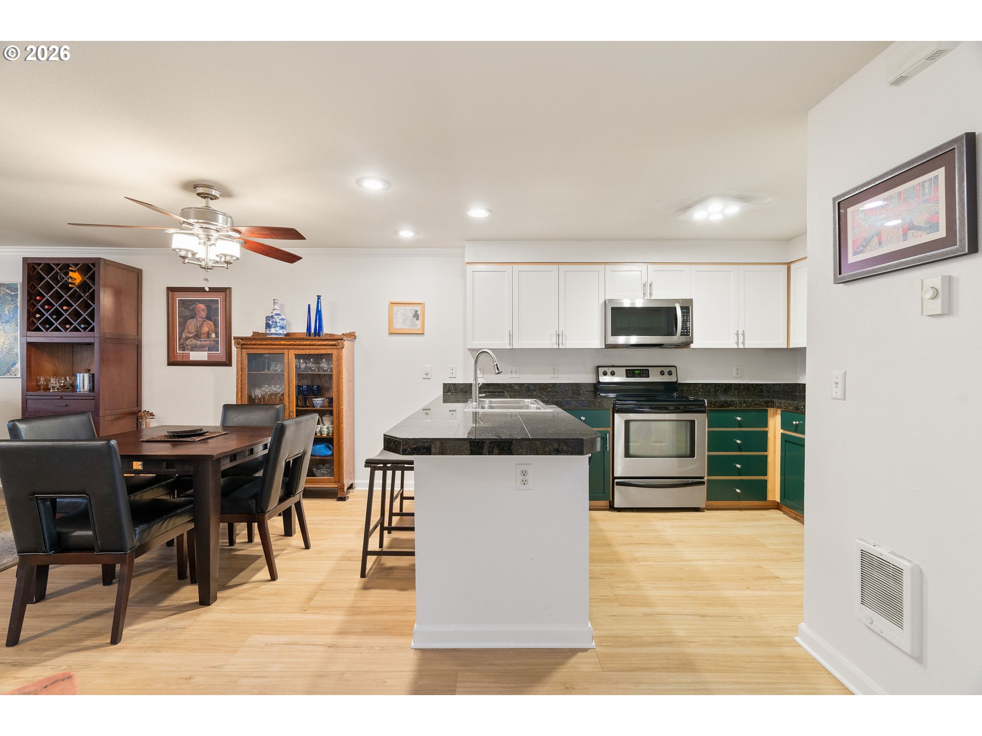 3926 CARMAN DR, Lake Oswego, OR, 97035