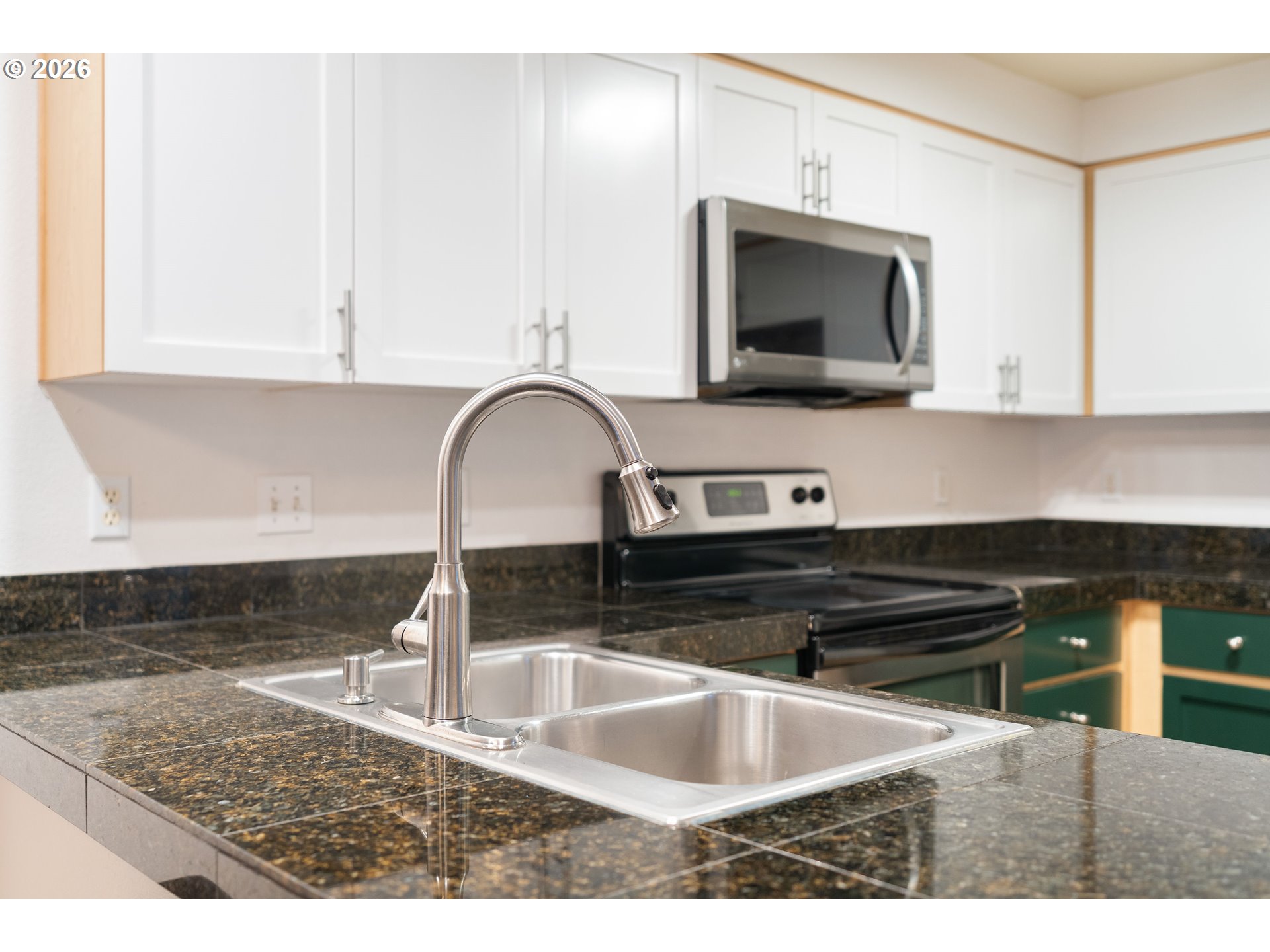 3926 CARMAN DR, Lake Oswego, OR, 97035