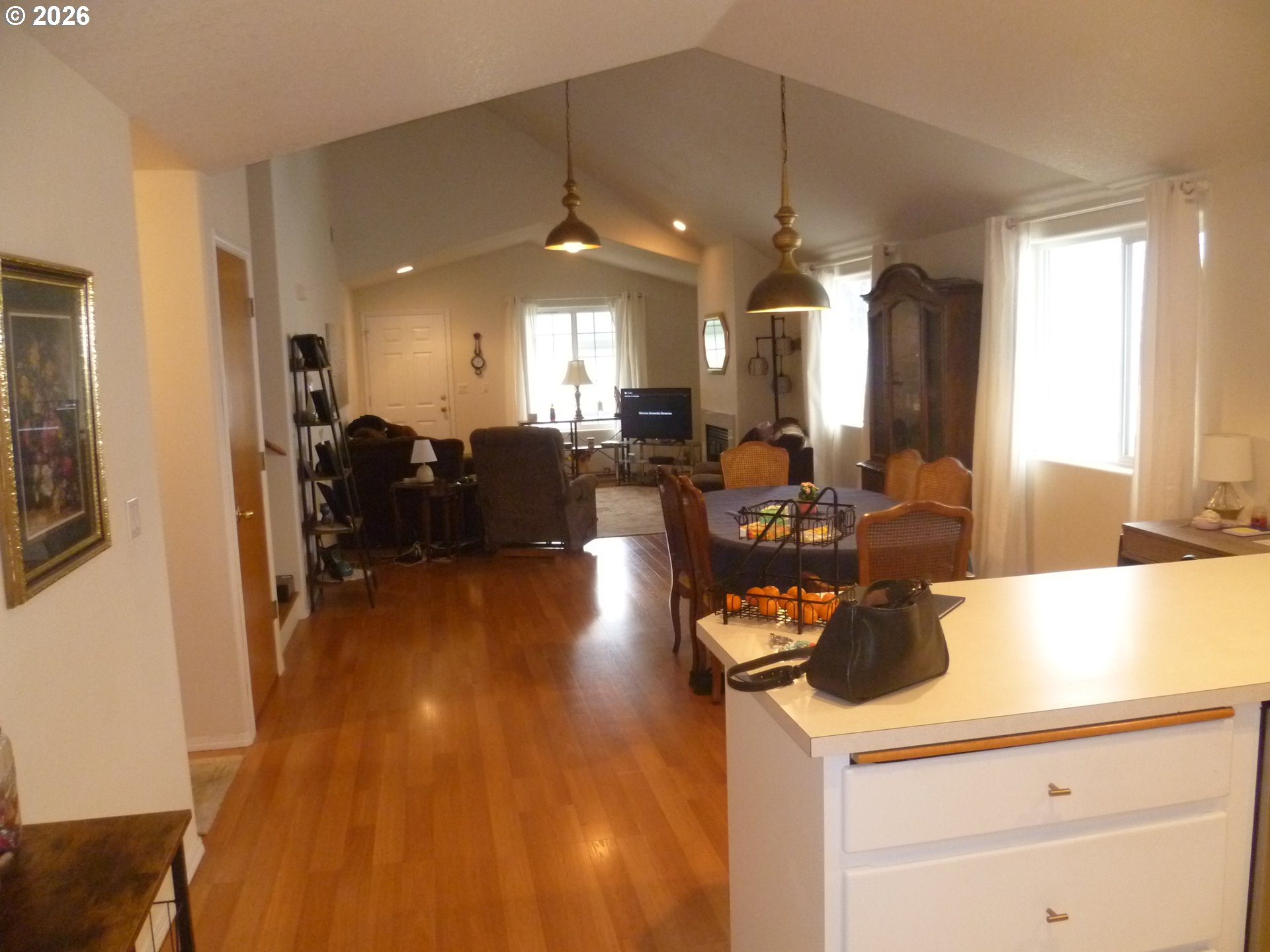 Photo #9: 187436372 Listing: Photo #9