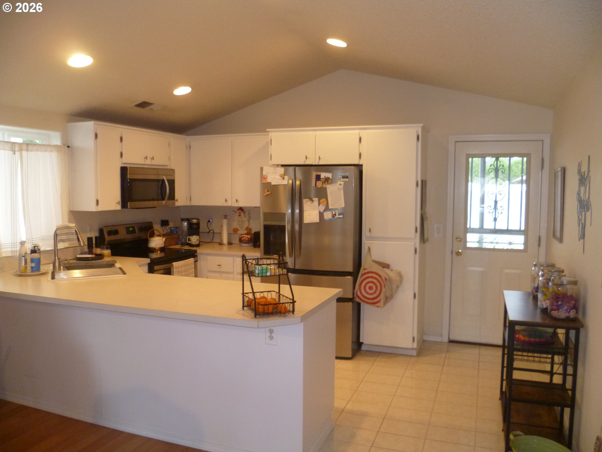 Photo #2: 187436372 Listing: Photo #2