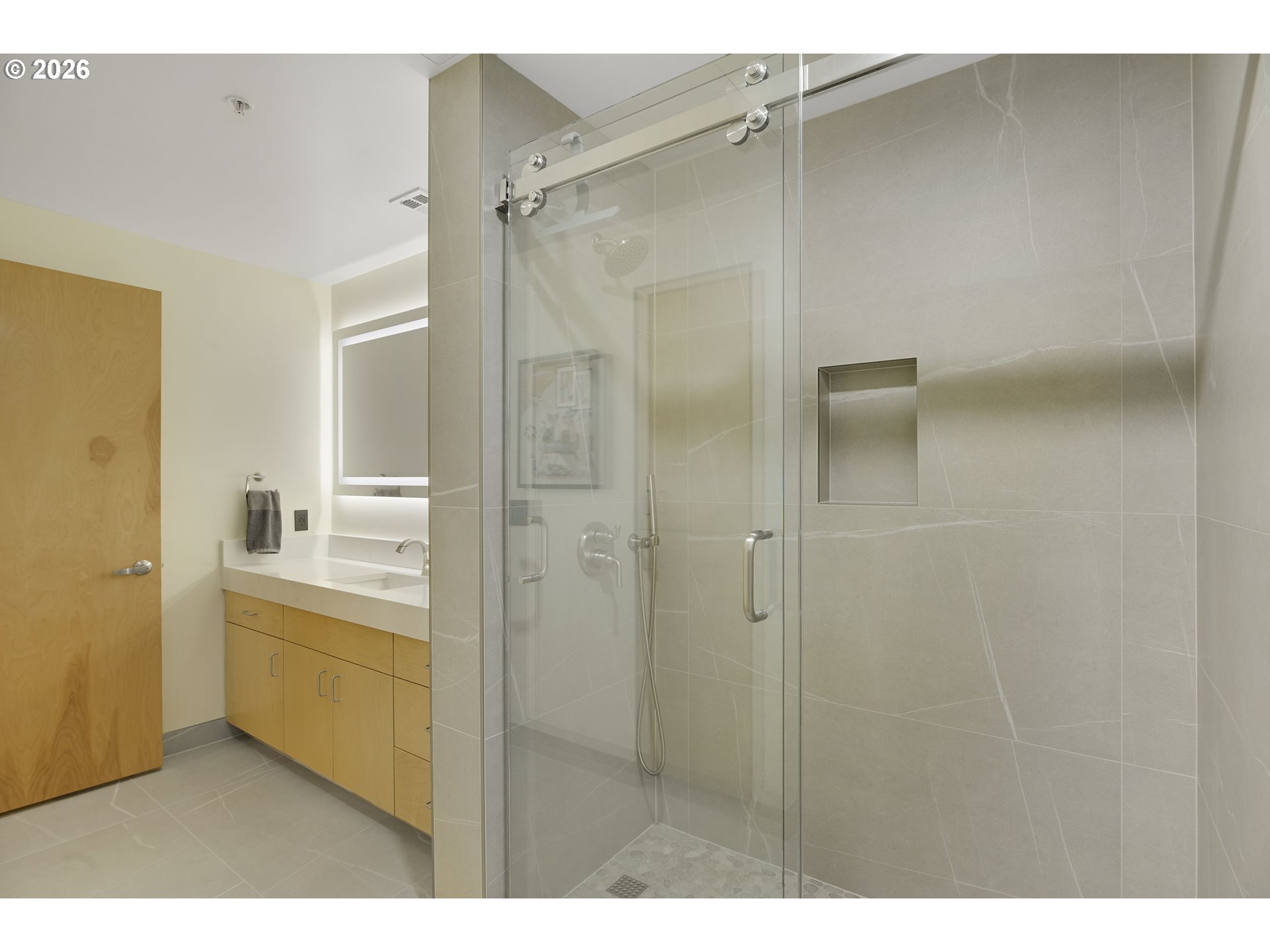 Photo #10: 187632318 Listing: Photo #10