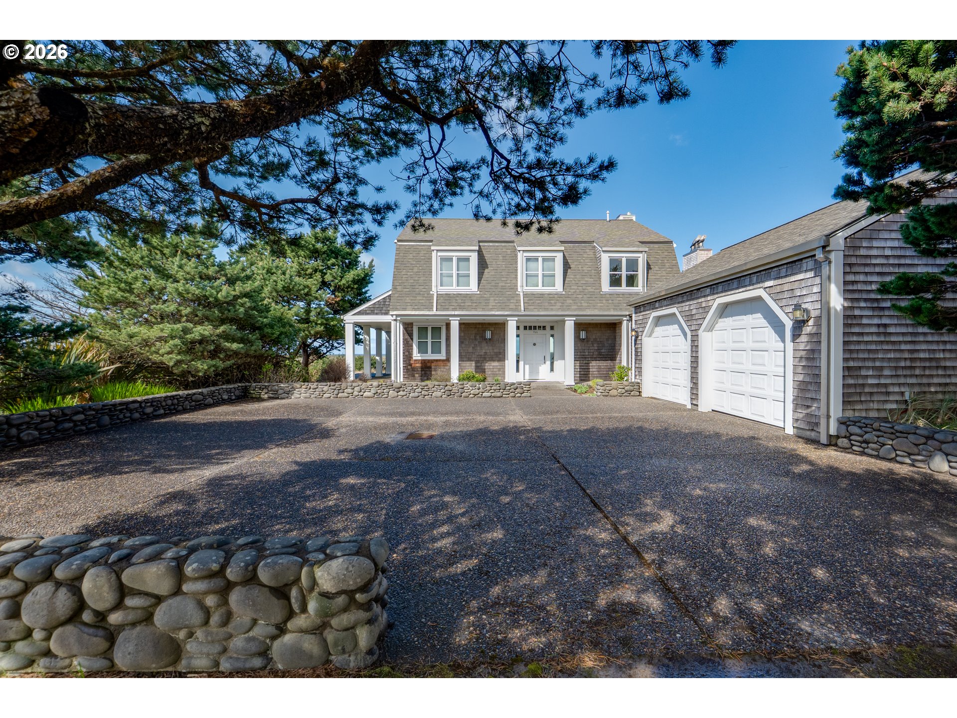 $750,000+