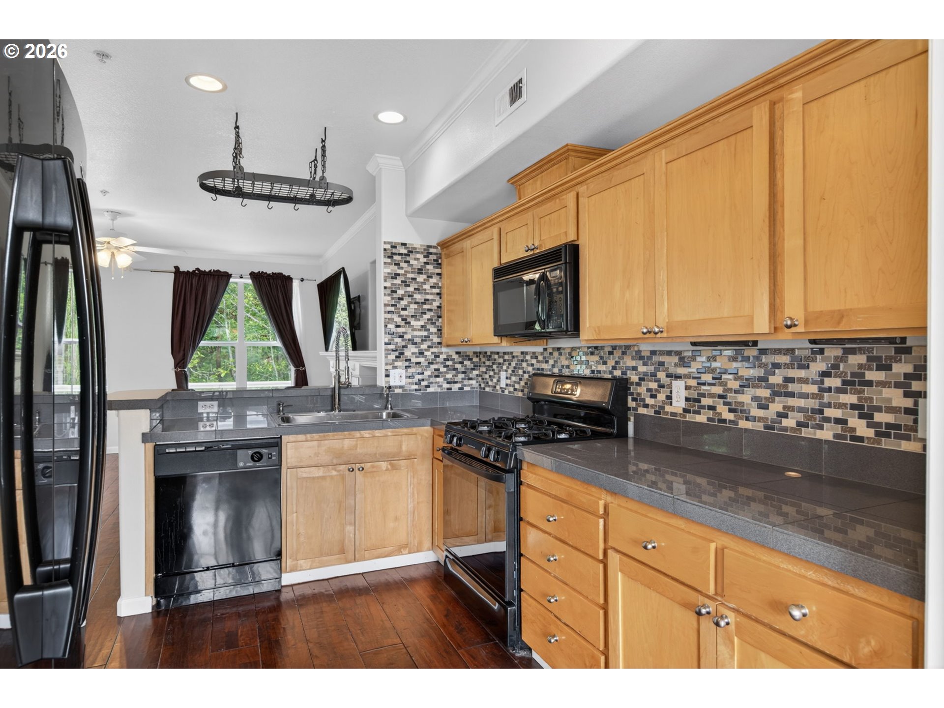 Photo #4: 188109539 Listing: Photo #4