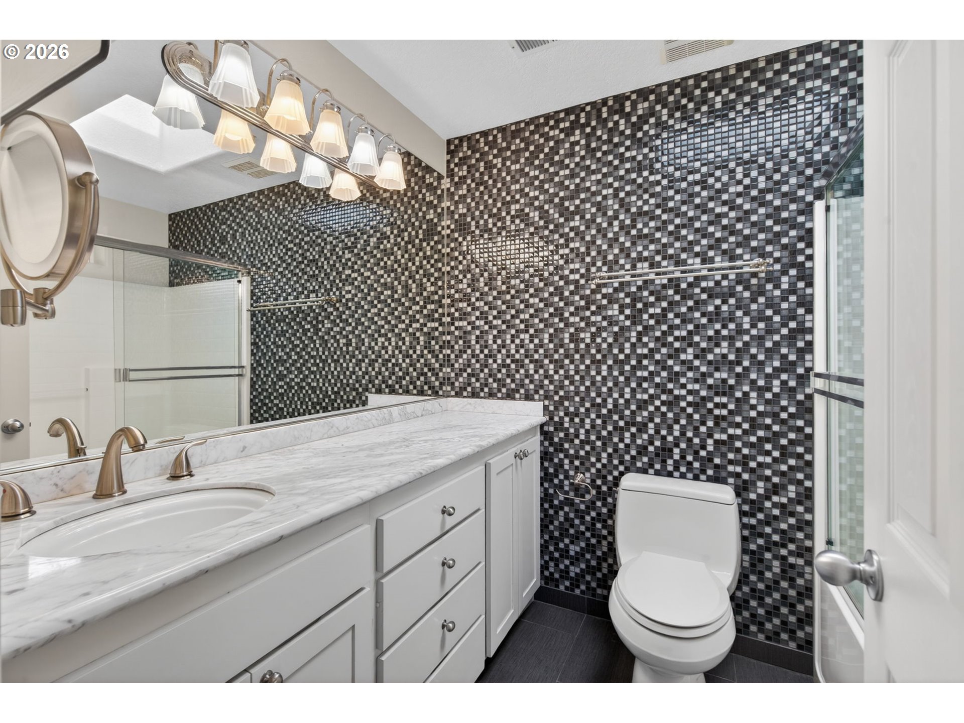 Photo #10: 188109539 Listing: Photo #10