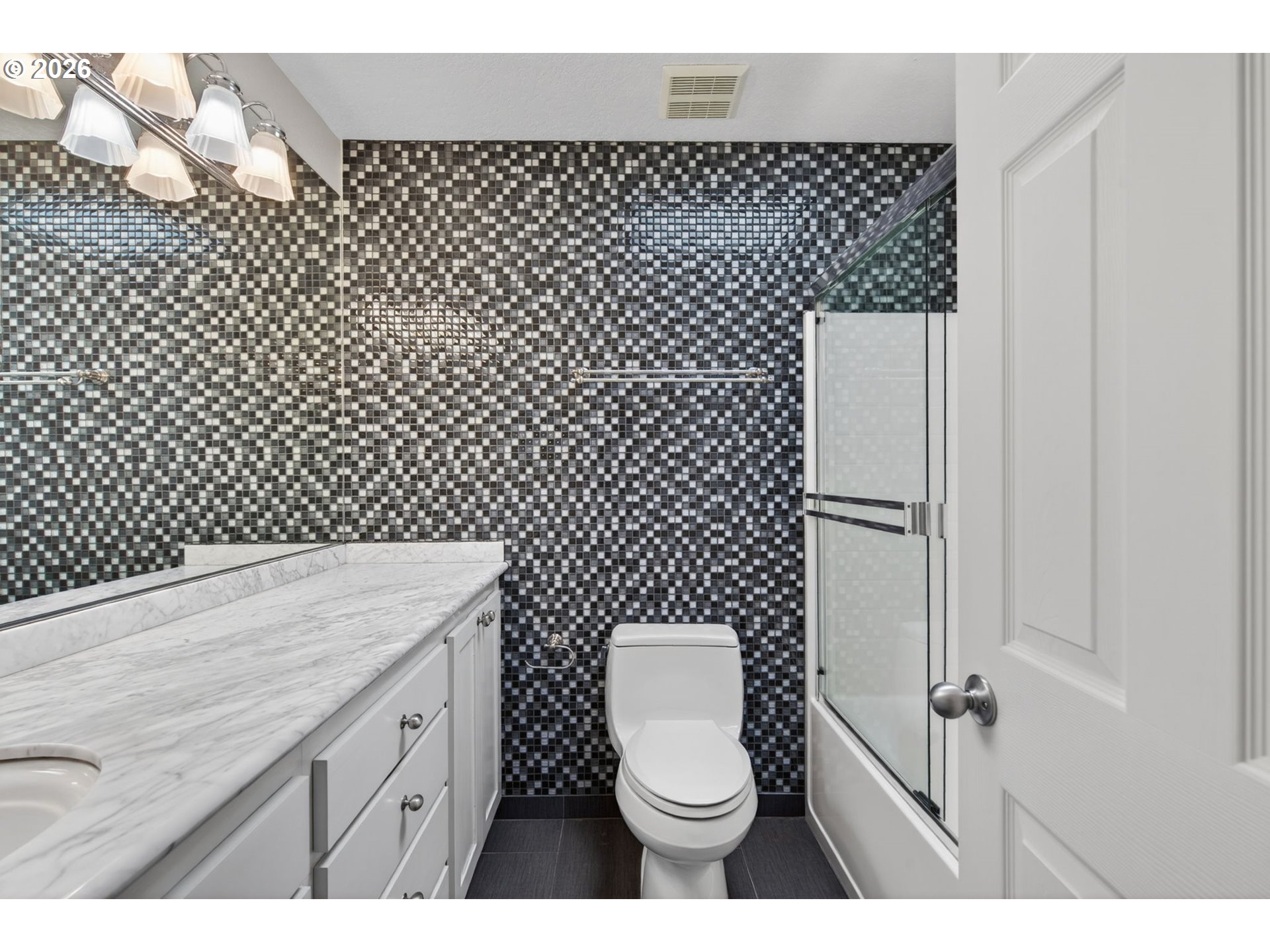 Photo #11: 188109539 Listing: Photo #11