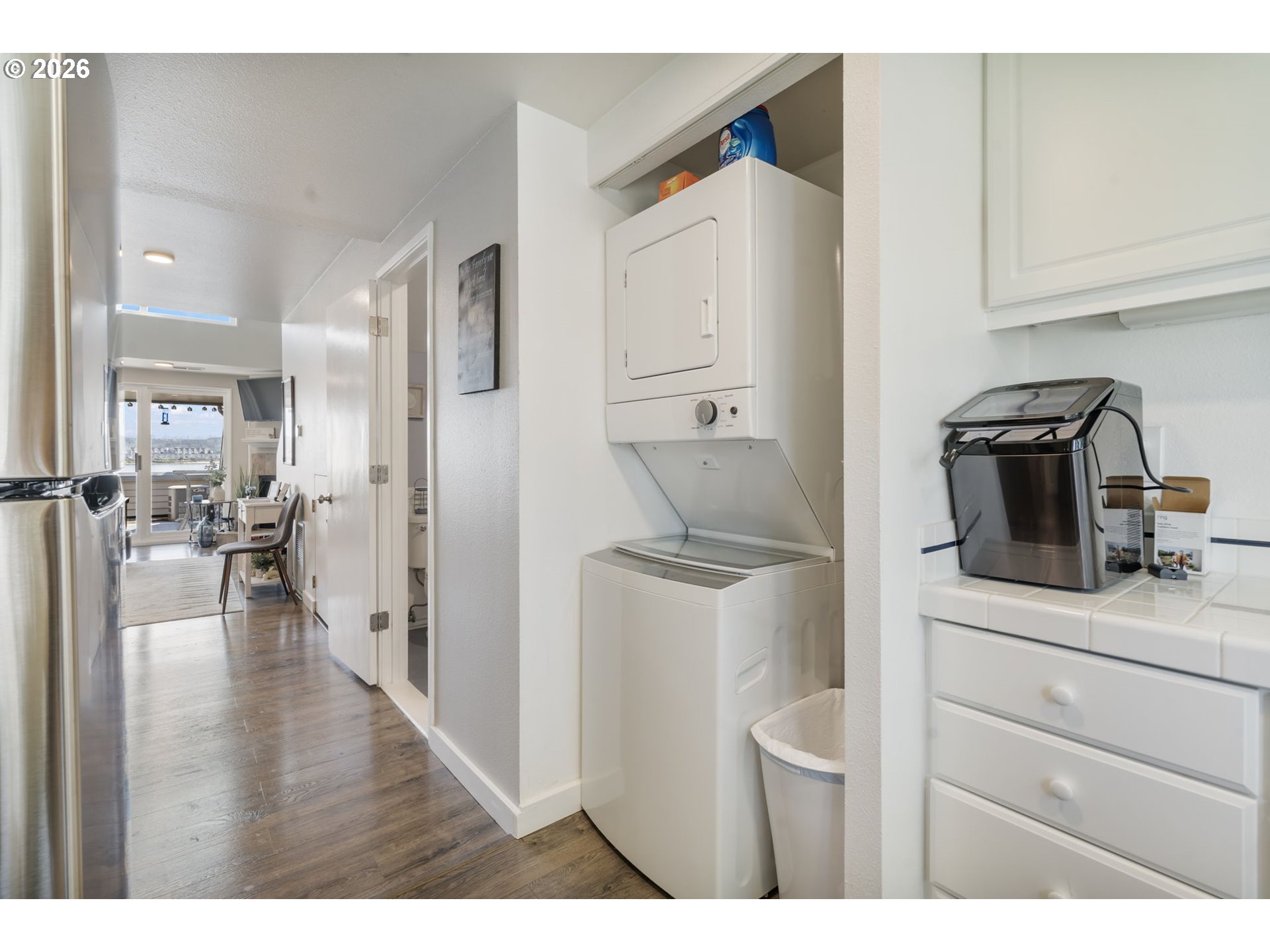 Photo #8: 189529273 Listing: Photo #8