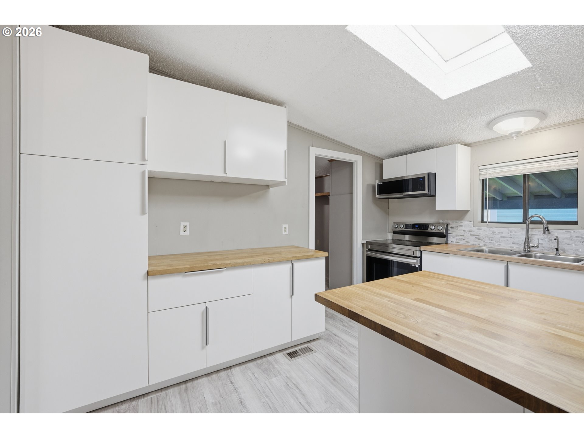 301 E COLUMBIA DR UNIT 7, Newberg, OR, 97132