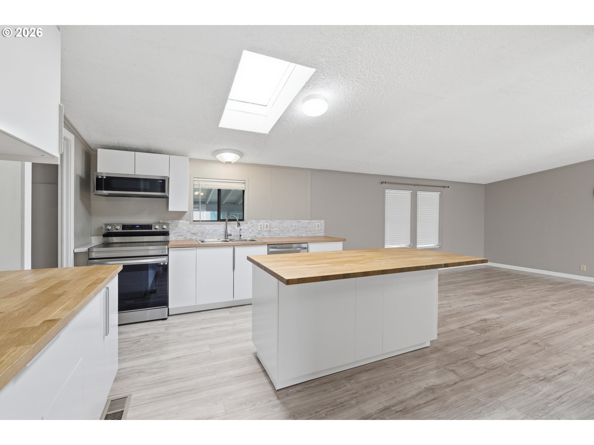 301 E COLUMBIA DR UNIT 7, Newberg, OR, 97132