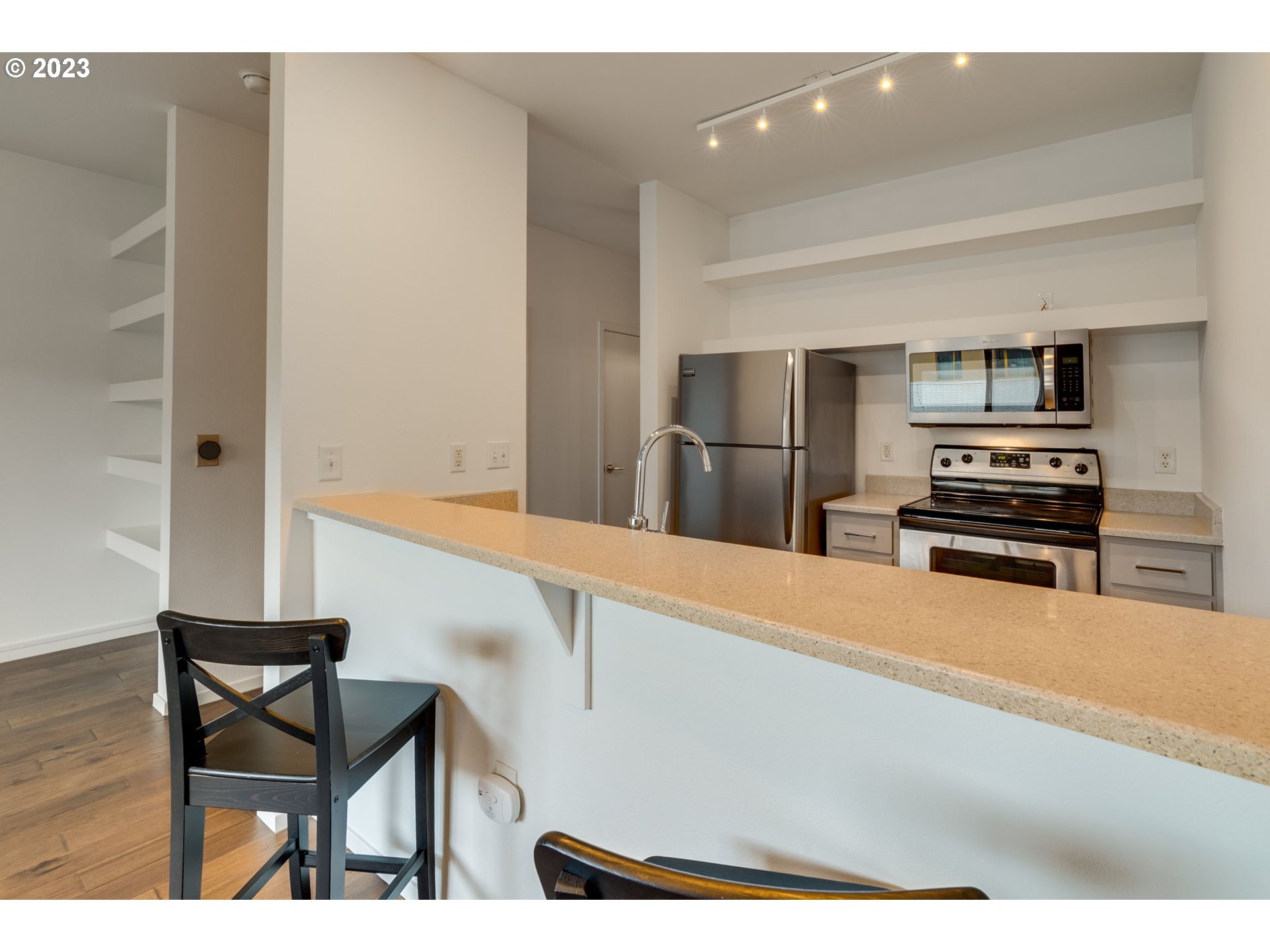 Photo #8: 189962966 Listing: Photo #8