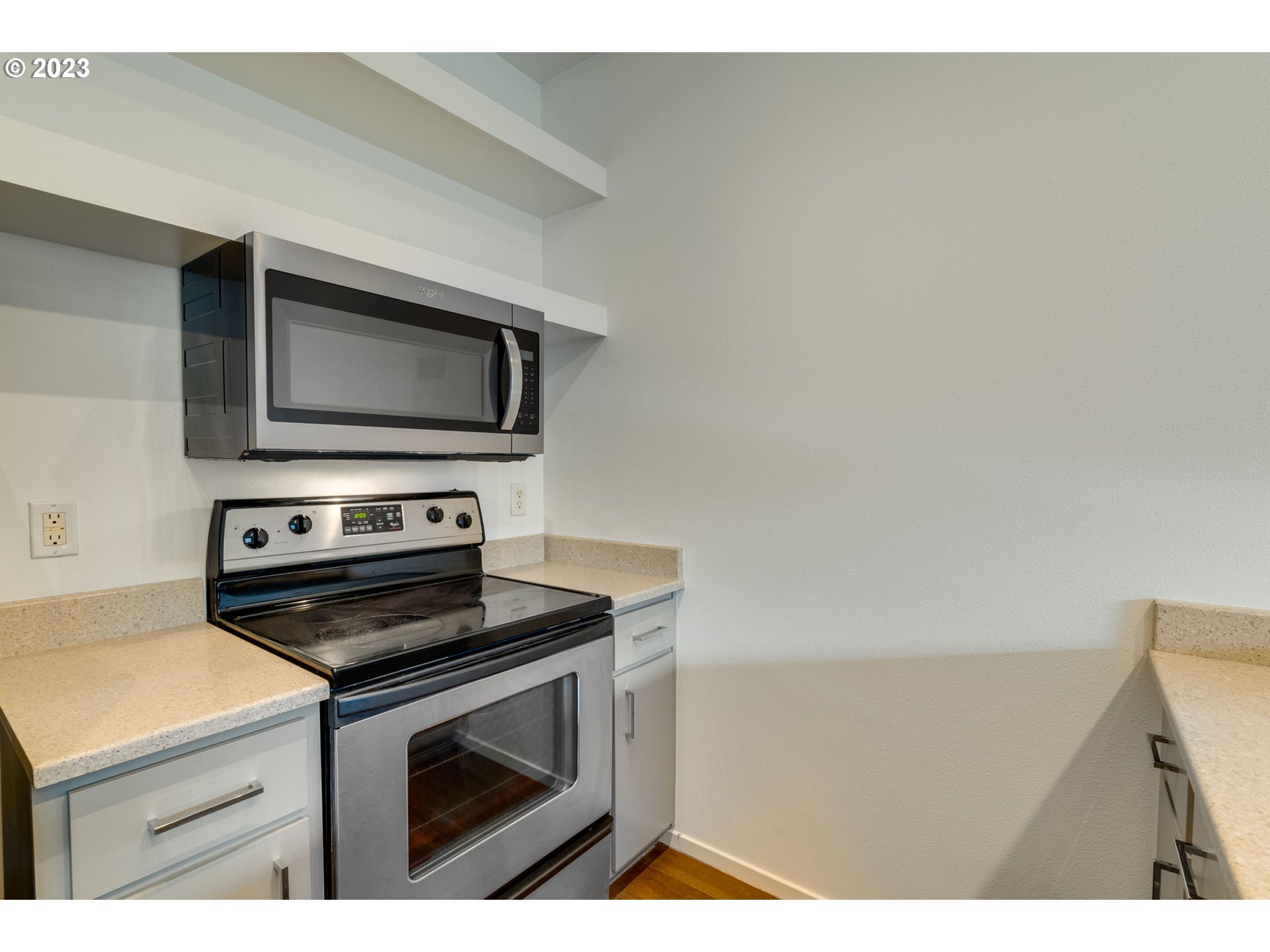 Photo #9: 189962966 Listing: Photo #9