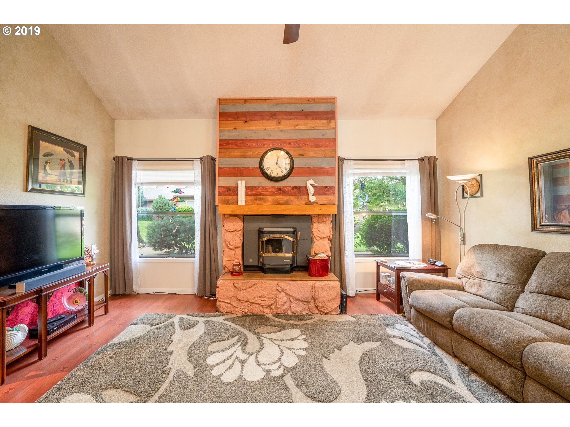 Photo #3: 19000996 Listing 