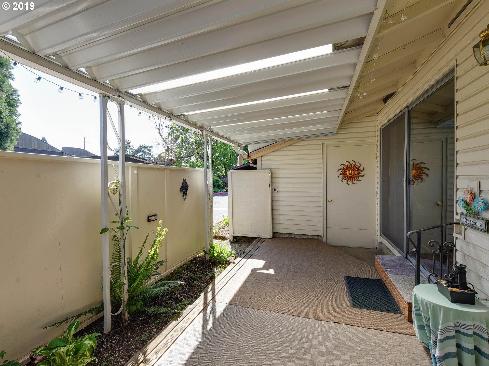 Photo #4: 19002019 Listing 