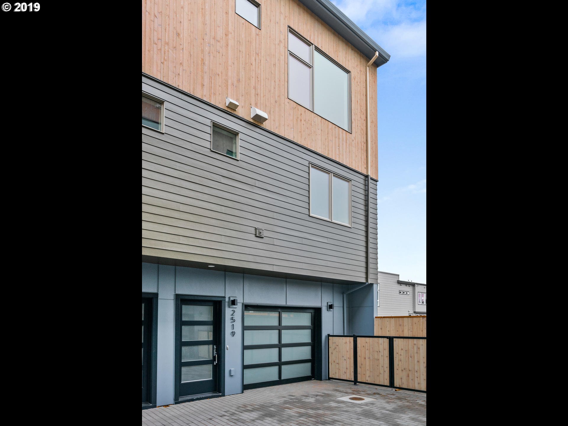 Photo #2: 19002579 Listing 