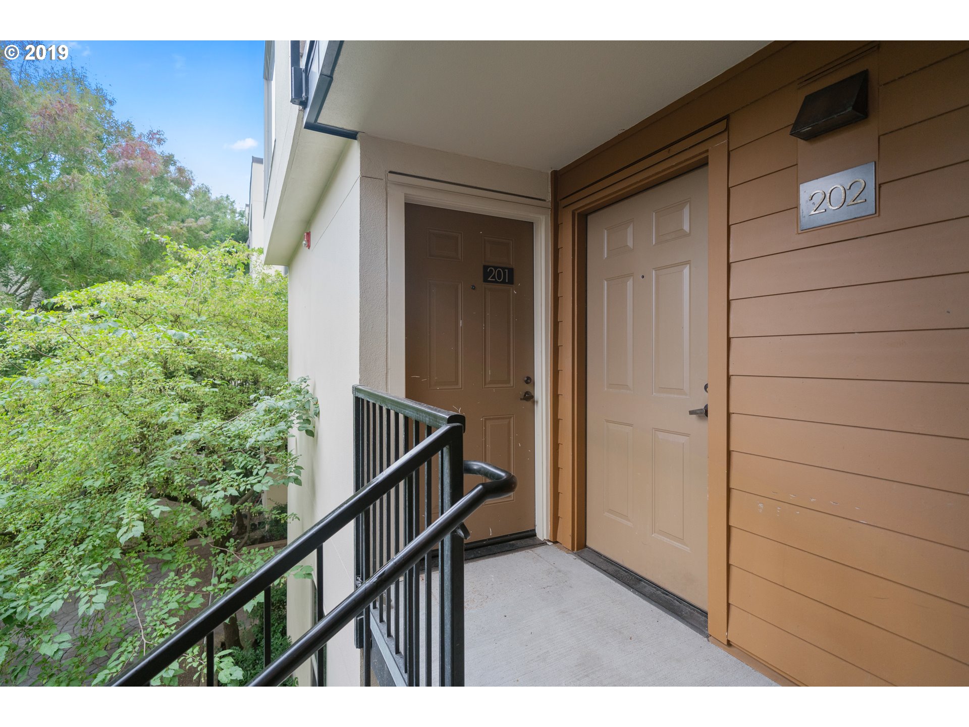 Photo #2: 19004292 Listing 