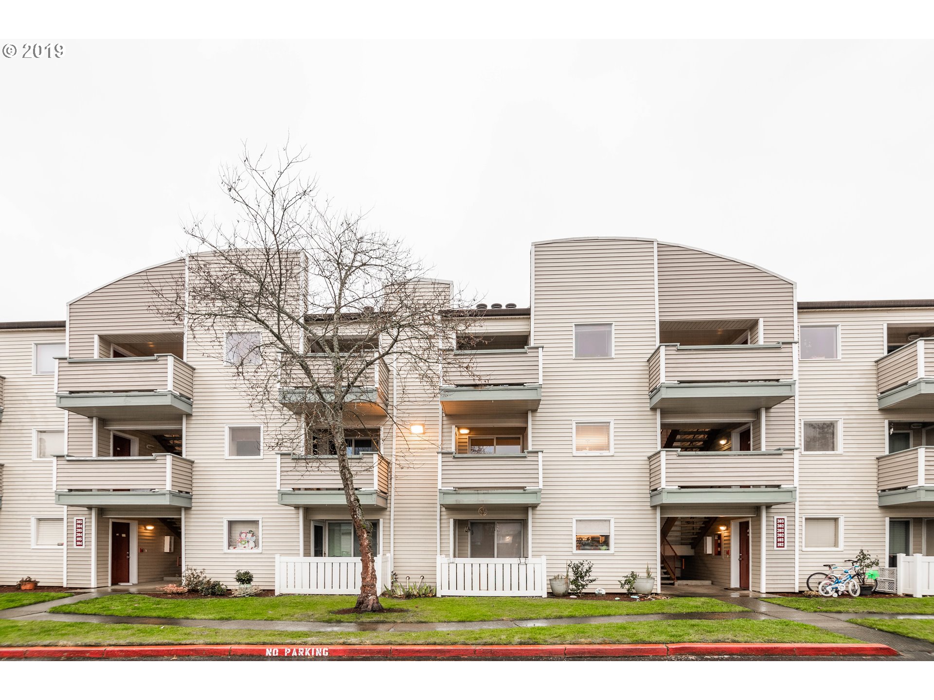 Photo #2: 19005176 Listing 