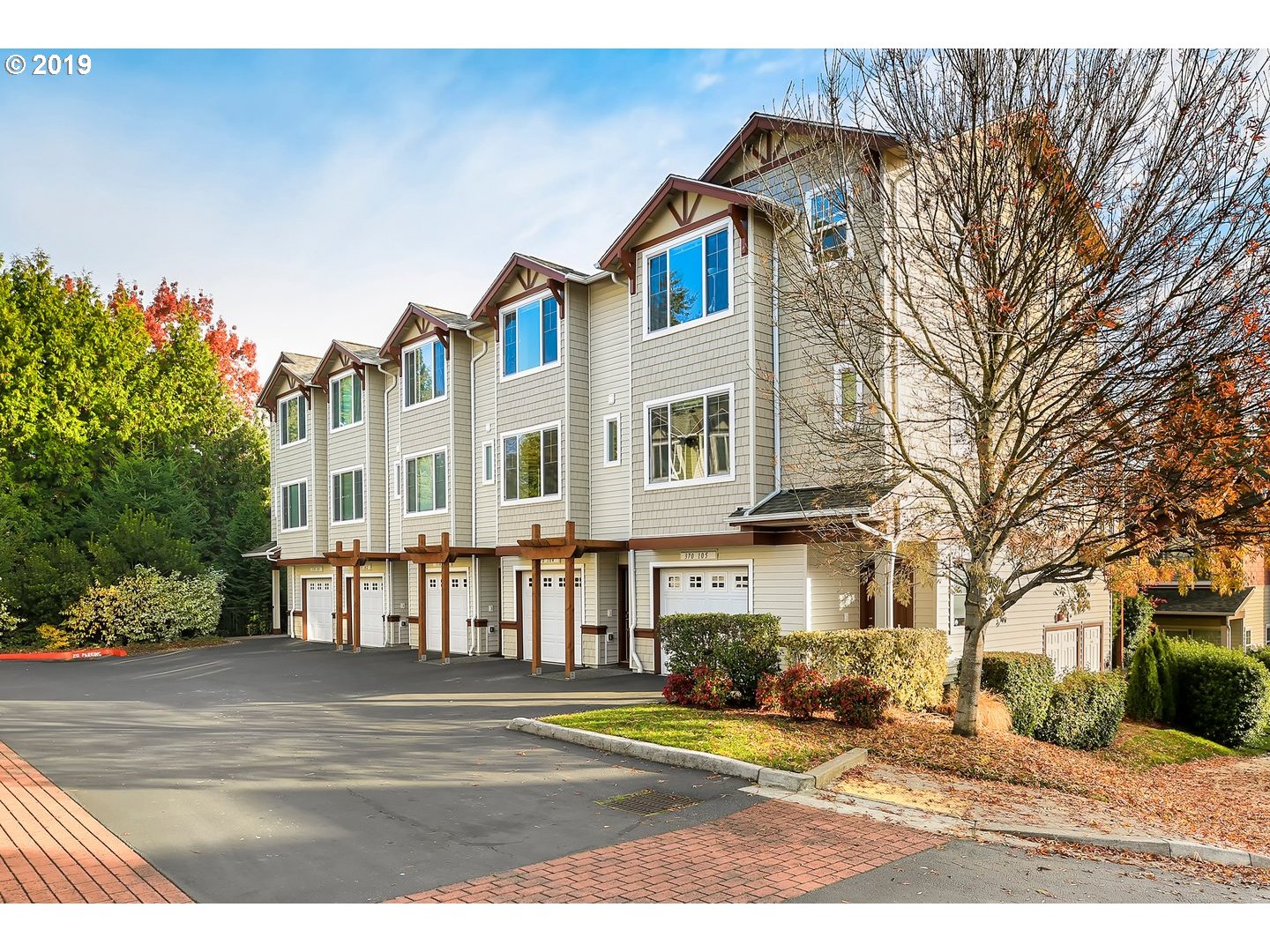 Photo #2: 19009803 Listing 
