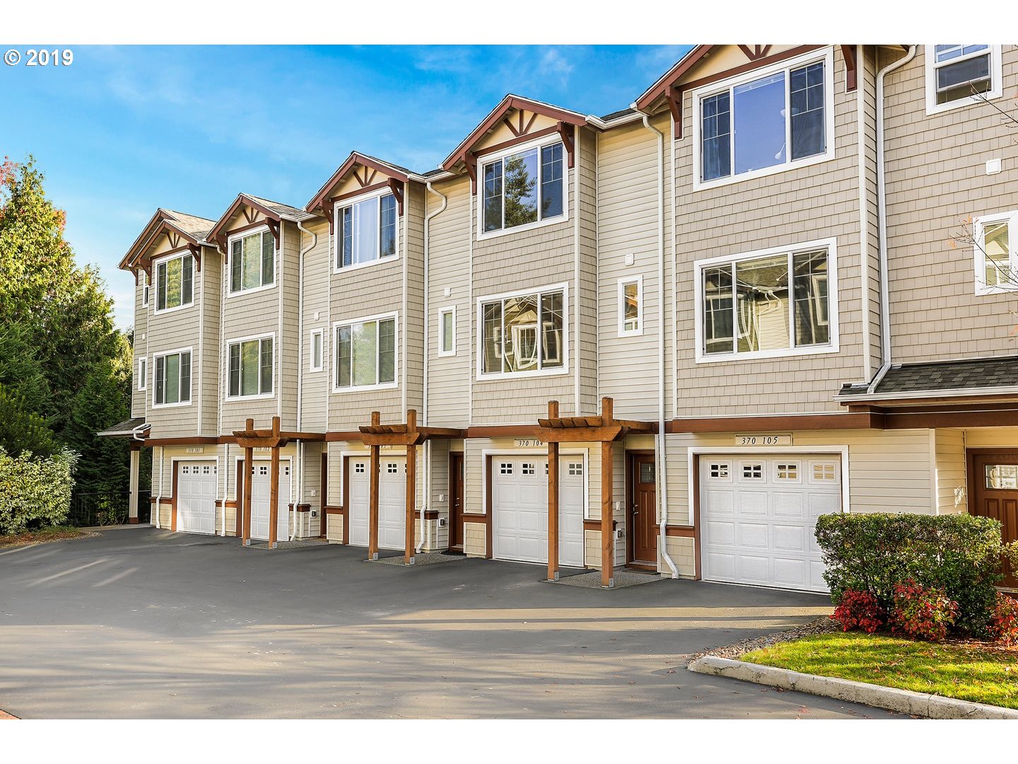 Photo #3: 19009803 Listing 